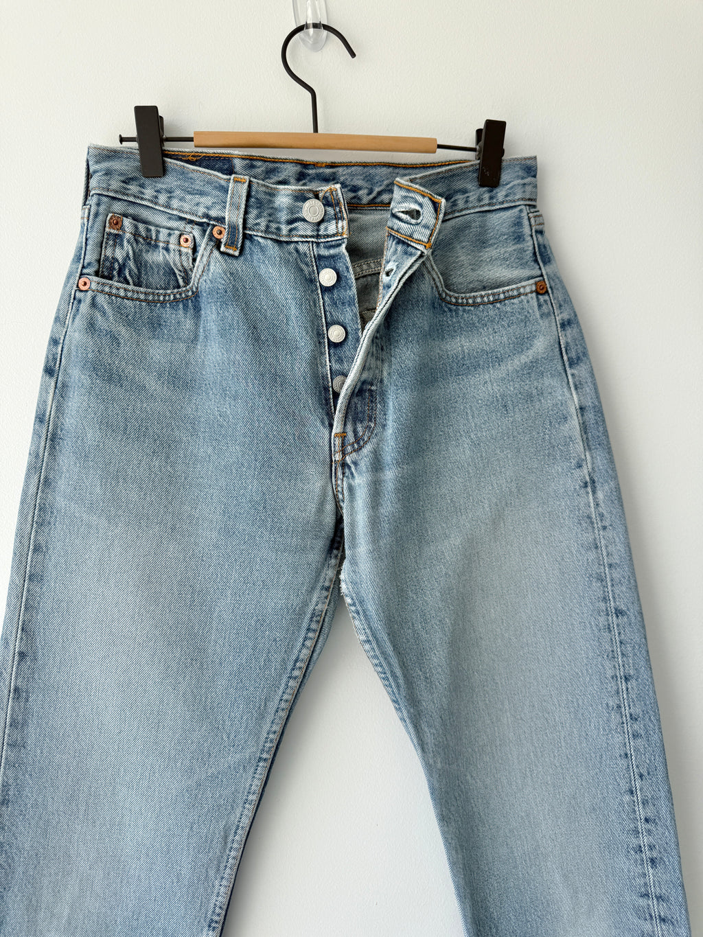 Soft W27 L30 vintage Levis 501 26/27” measured waist medium blue 90s USA  501s