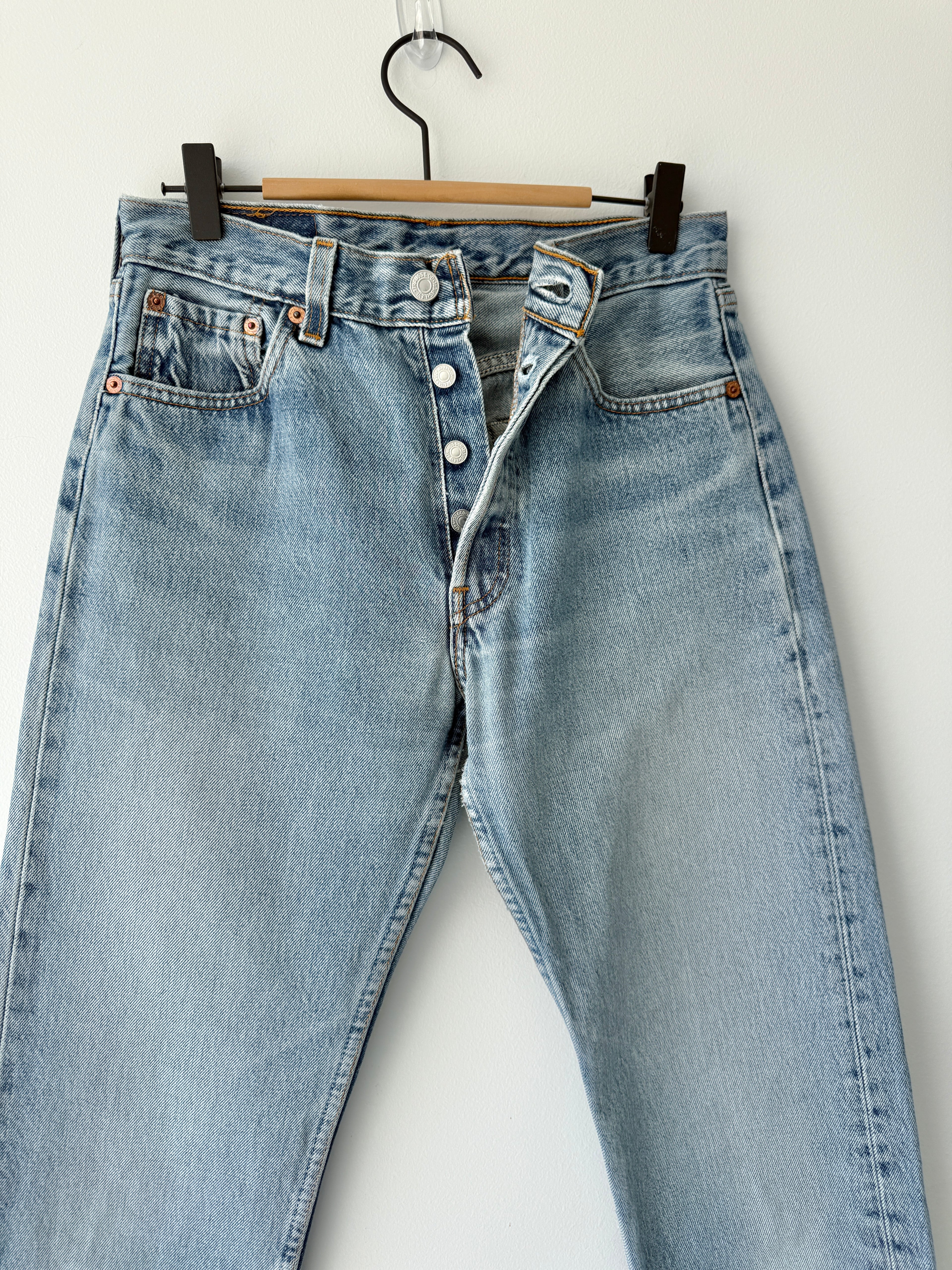Soft W27 L30 vintage Levis 501 26/27” measured waist medium blue 90s USA  501s