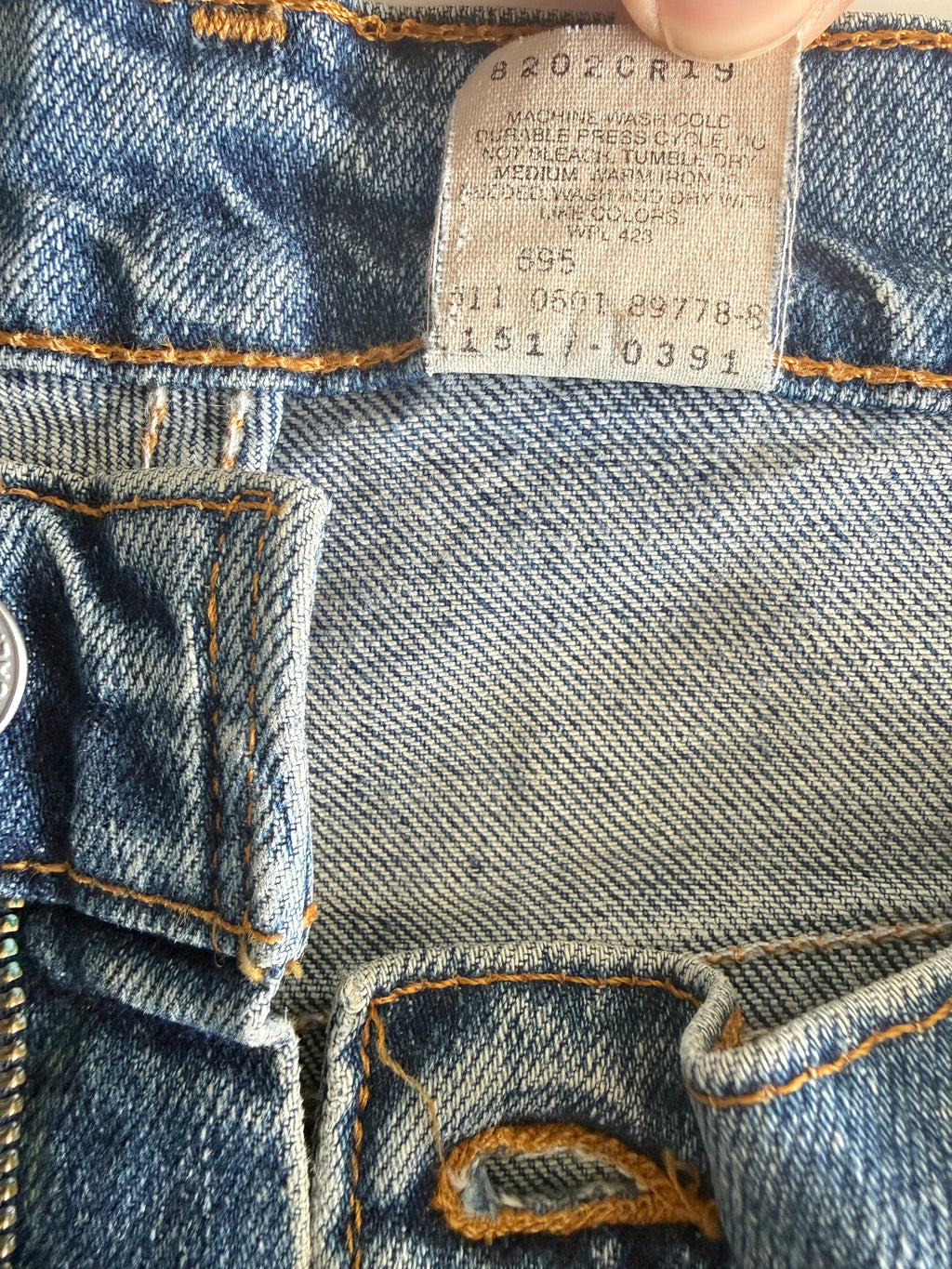 W27 L32 vintage Levis 517 27” measured medium blue faded denim Y2K 517 (not 100% cotton denim) 2% Lycra