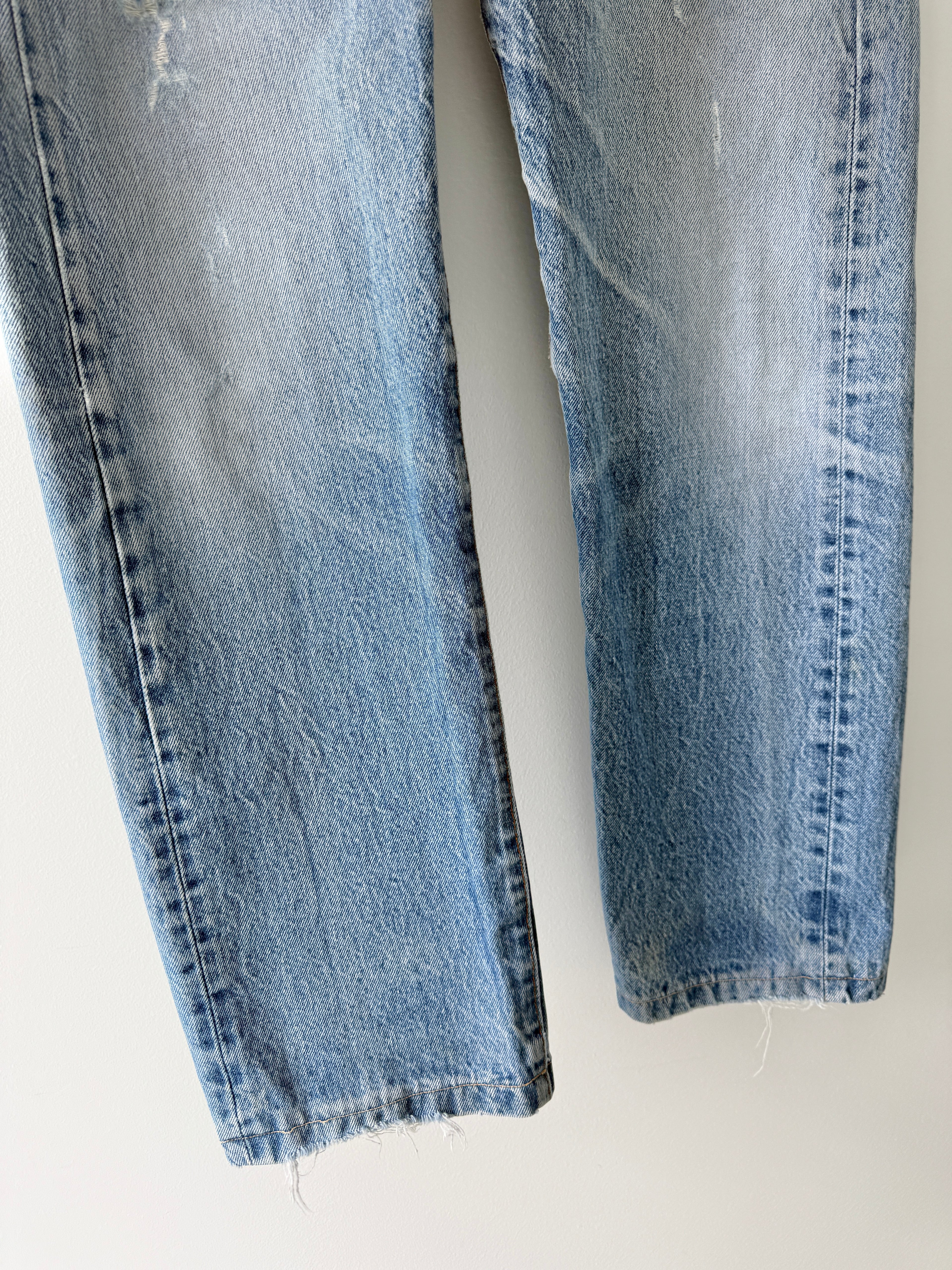 W30 L30 vintage Levis 501 29-30” measured distressed light blue denim 80s 501s