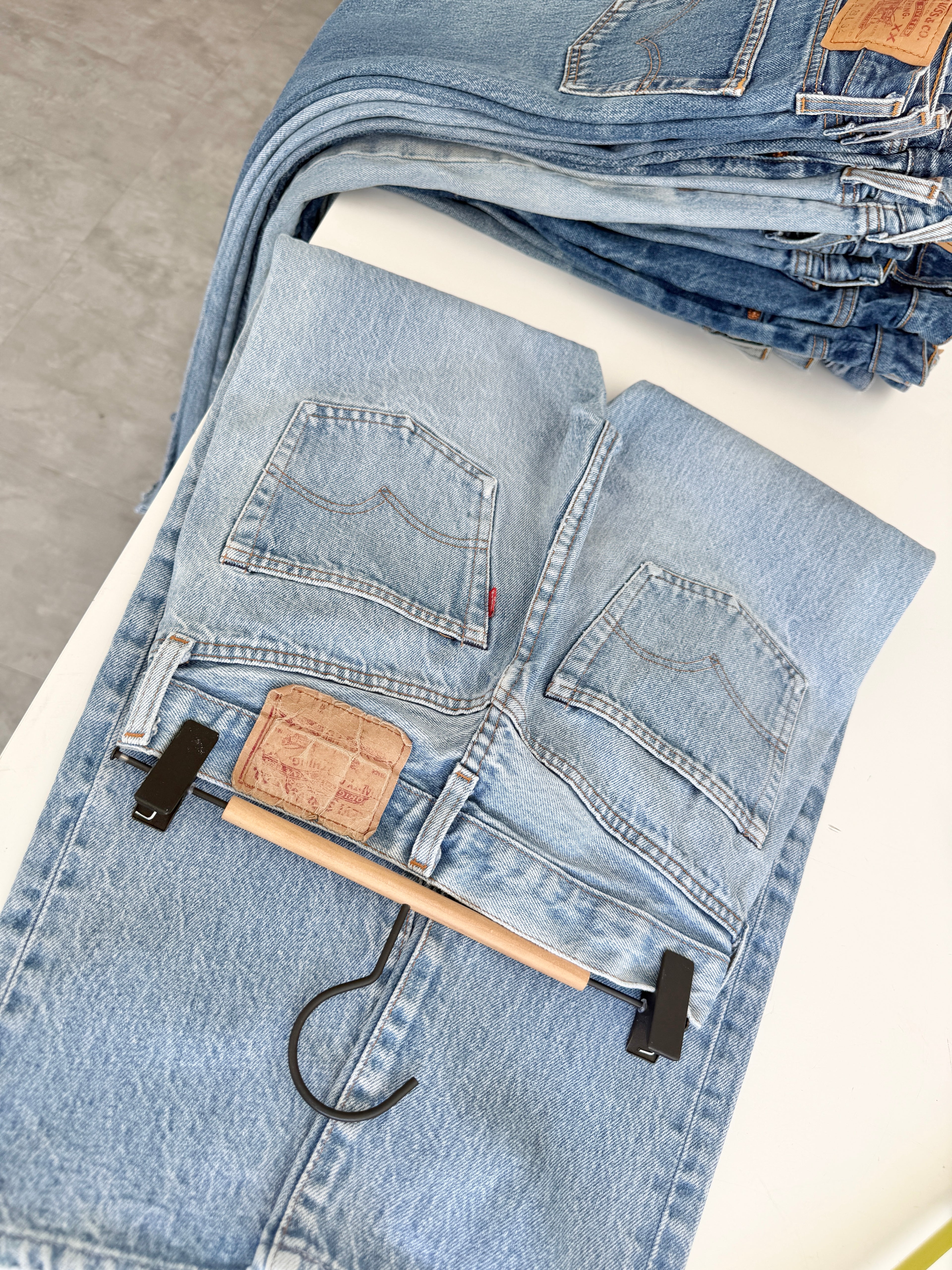 W24 L28 vintage Levis 501 24” light blue Levi’s 501s 80s
