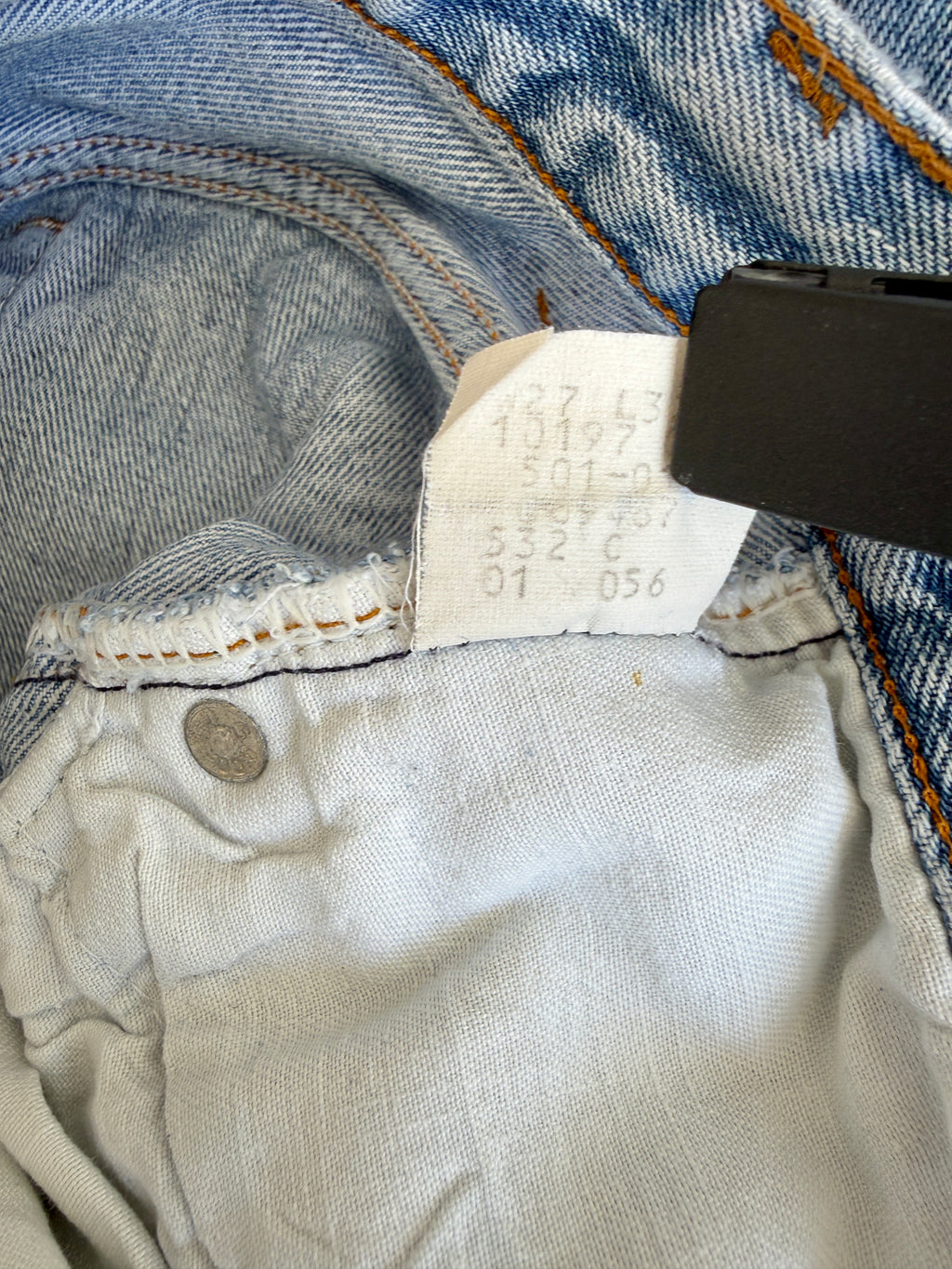 W25 L27 vintage Levis 501 24/25” measured fade light denim USA 501s 80s