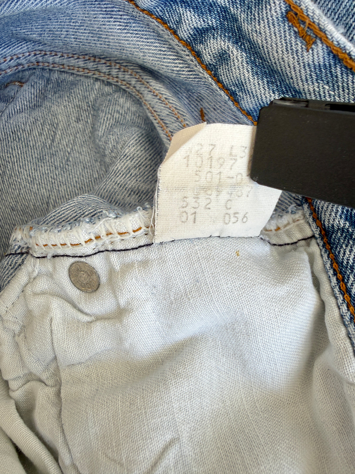 W25 L27 vintage Levis 501 24/25” measured fade light denim USA 501s 80s