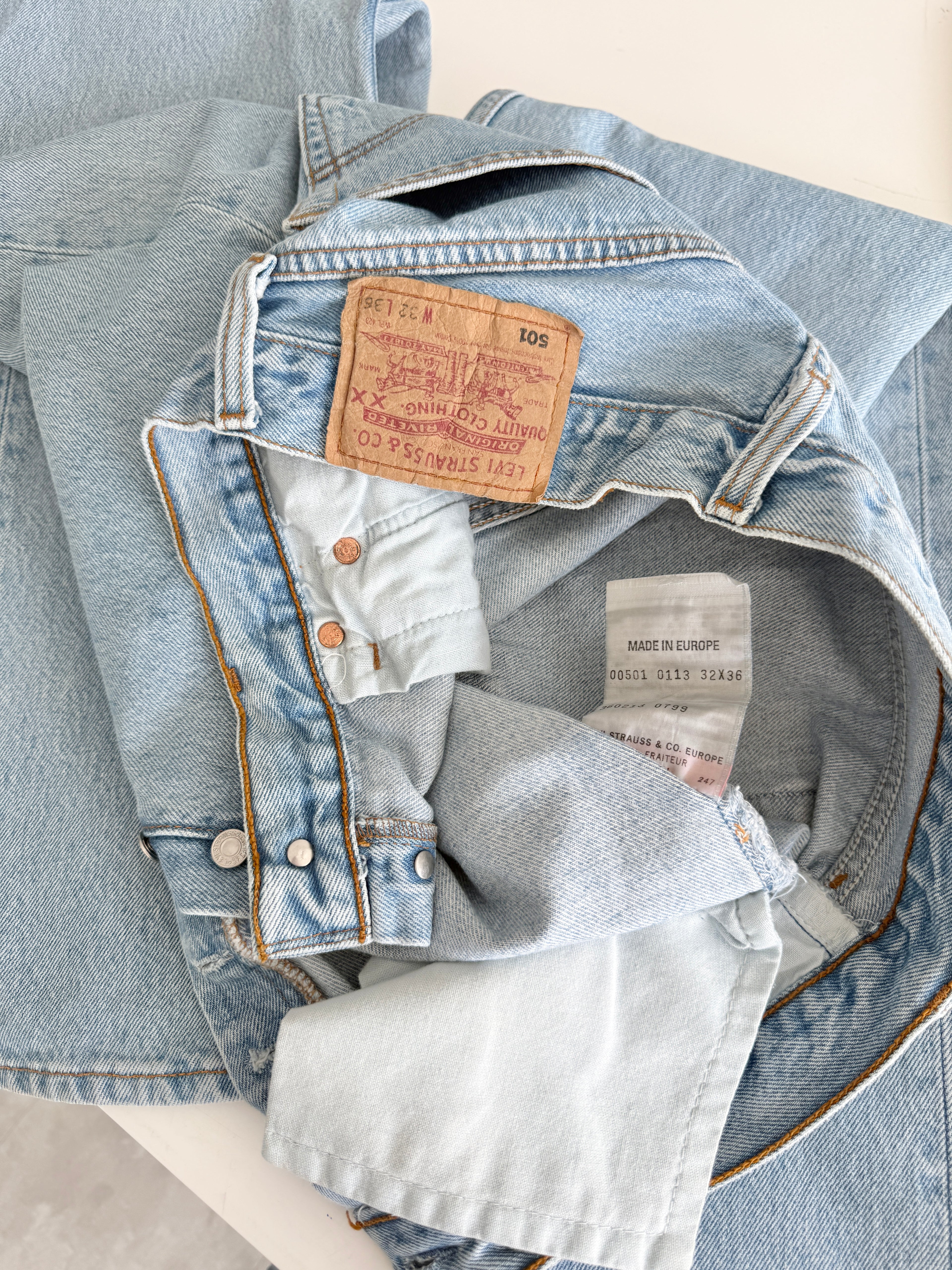 W29 L33 vintage Levis 501 29” measured light blue faded 90s denim Levi’s 501s