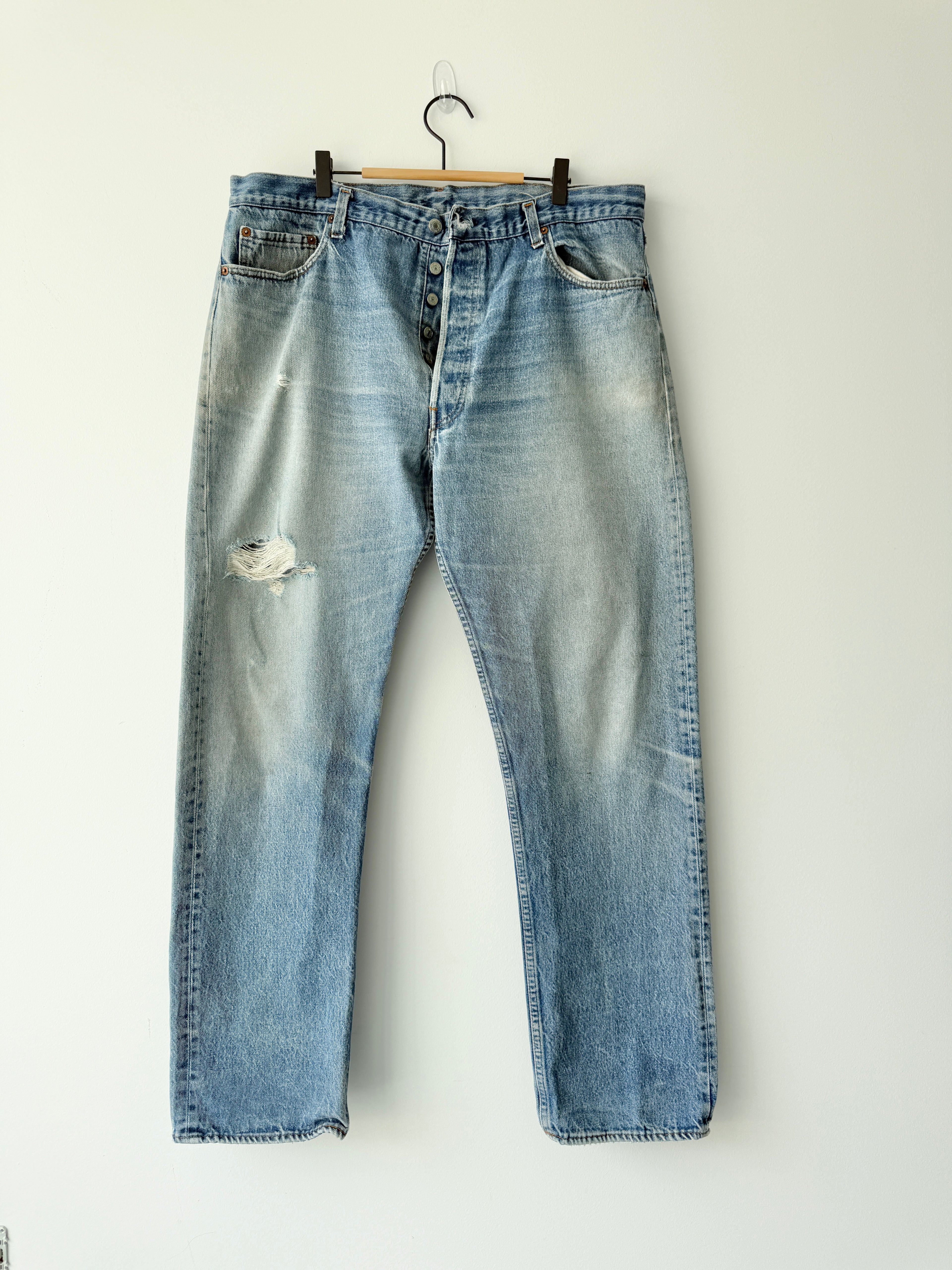 W38 L32 vintage Levis 501s 37/38” measured medium light medium fade denim Levi’s 501s 80s USA
