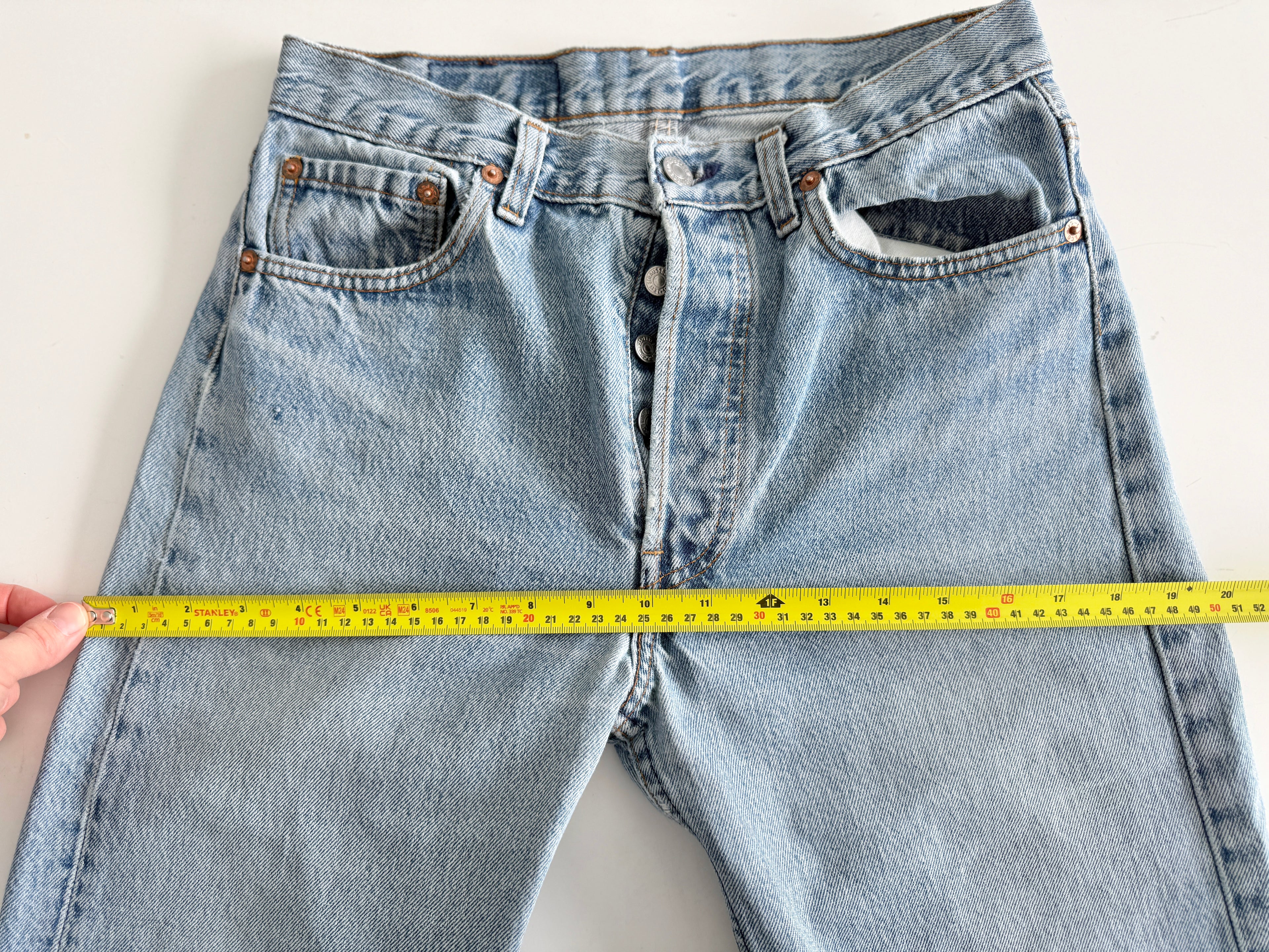 W28 L30 vintage Levis 501 27/28” measured medium light faded blue denim 80/90s Levi’s 501s