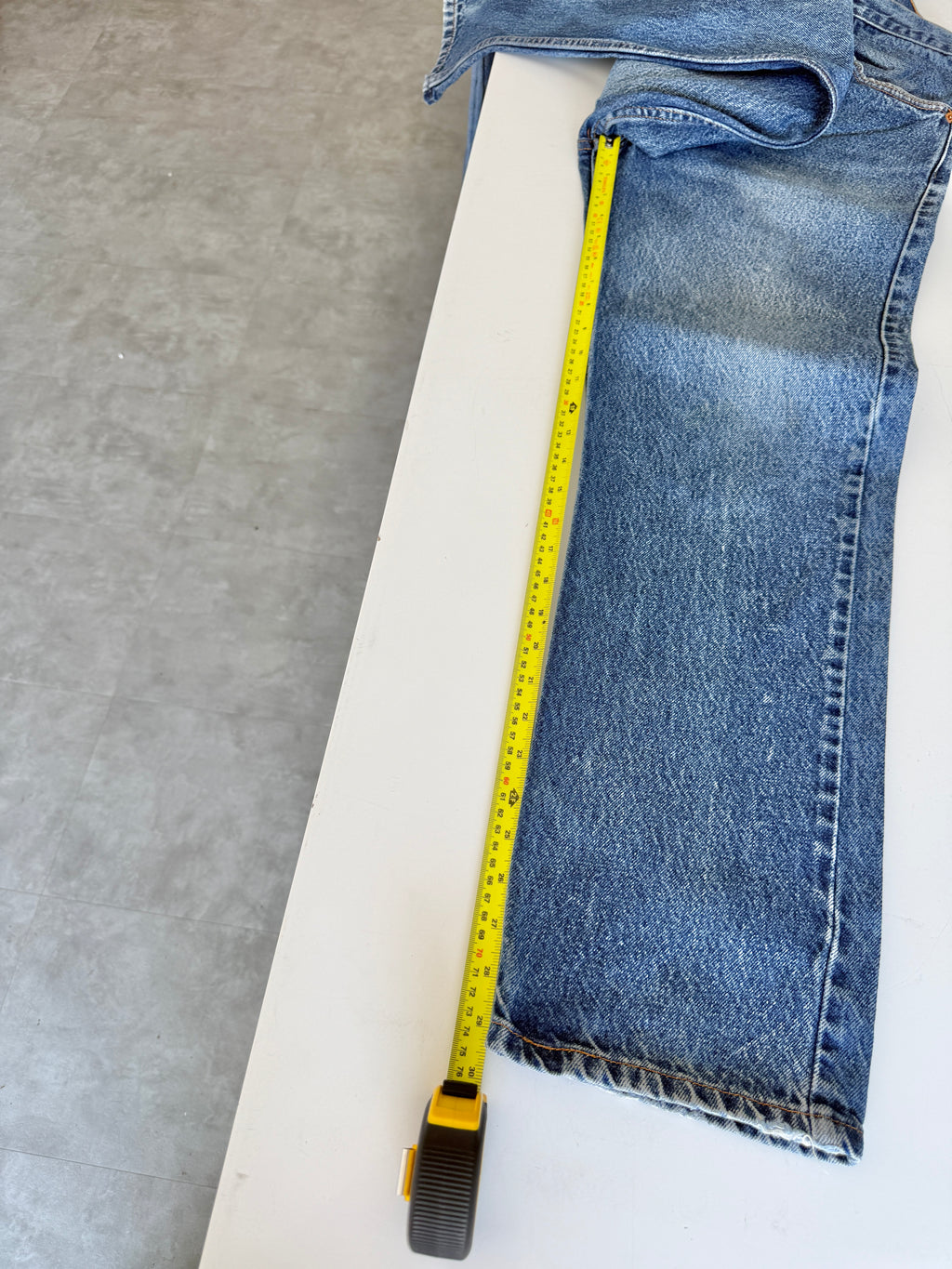 W31 L29 vintage Levis 505 30/31” measured waist dark blue 505s made in 90s  Wallet mark