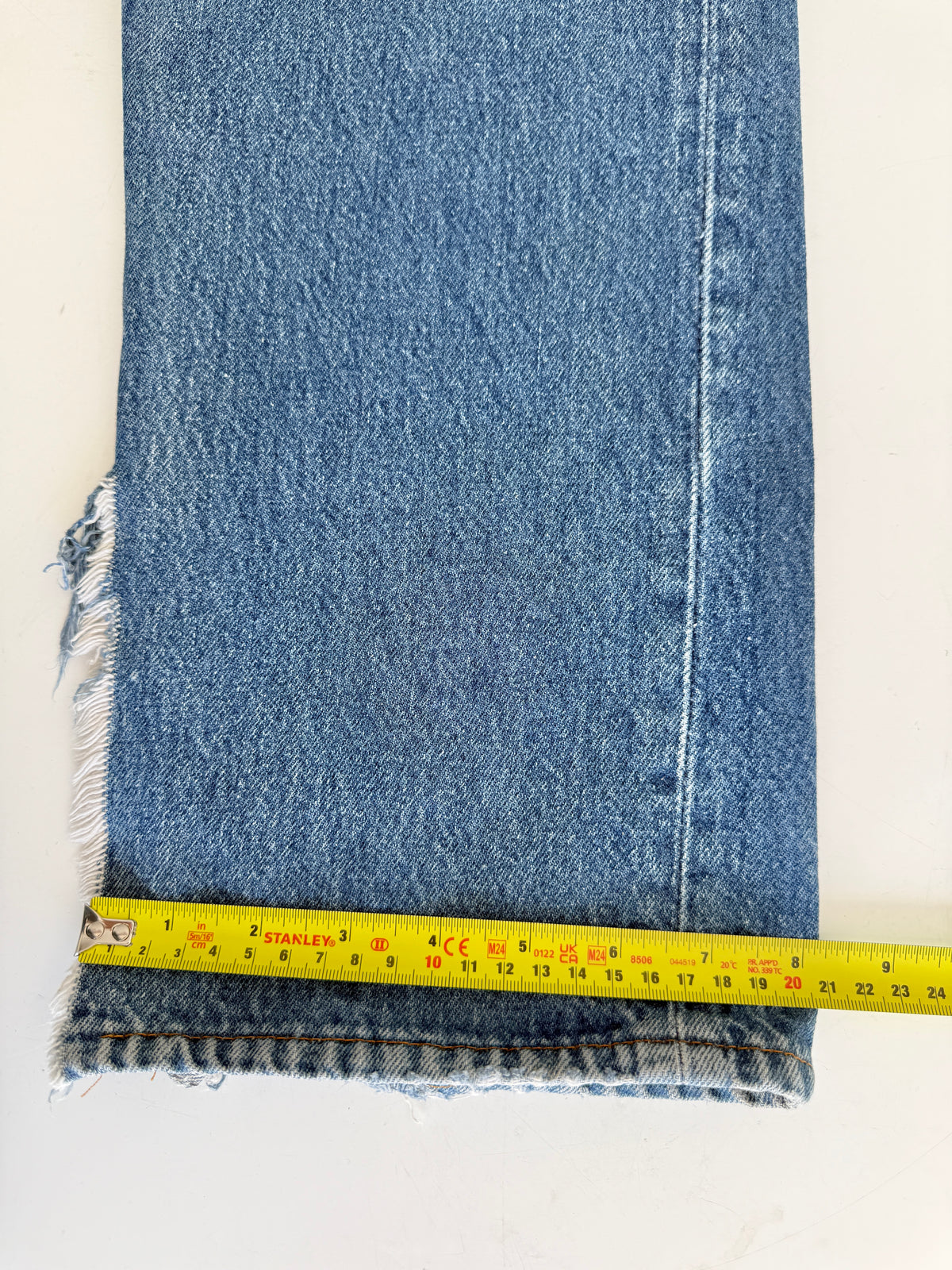 W32 L31 vintage Levis 501 dark blue faded  31/32” measured waist 501s USA