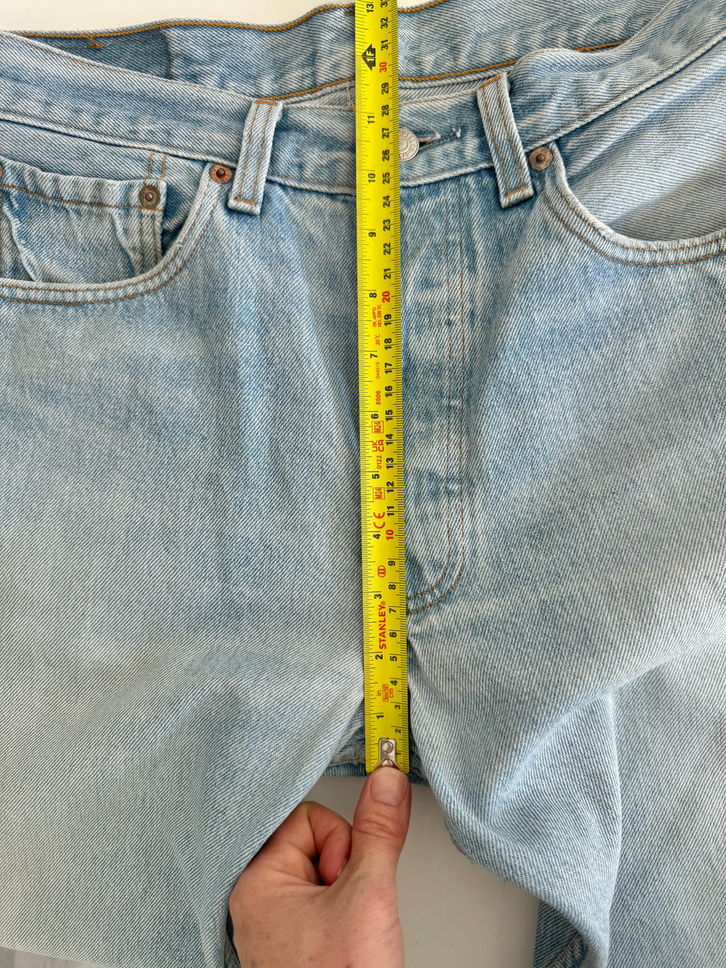 W30 L29 vintage Levis 501xx 30” measured waist light faded blue USA 90s  501xx