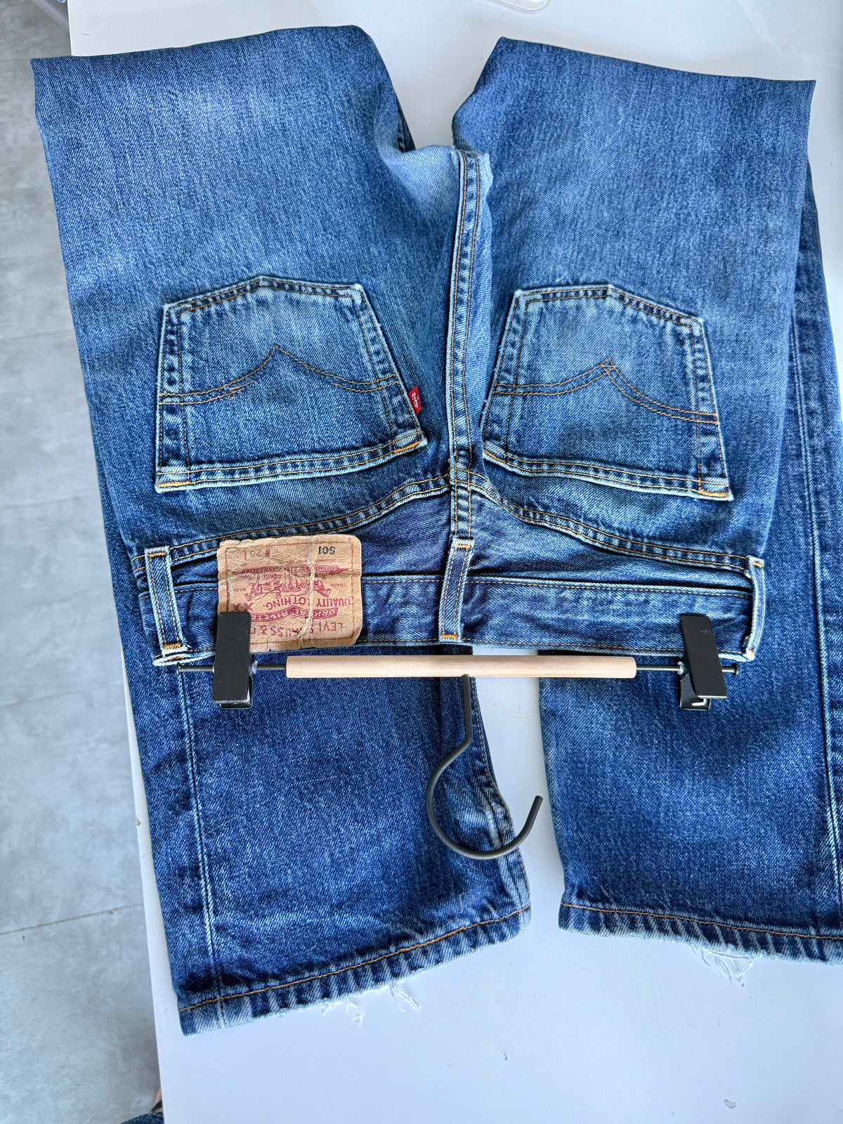 W26 L30 vintage Levis 501 dark blue 25/26” measured waist Y2K levis 501s