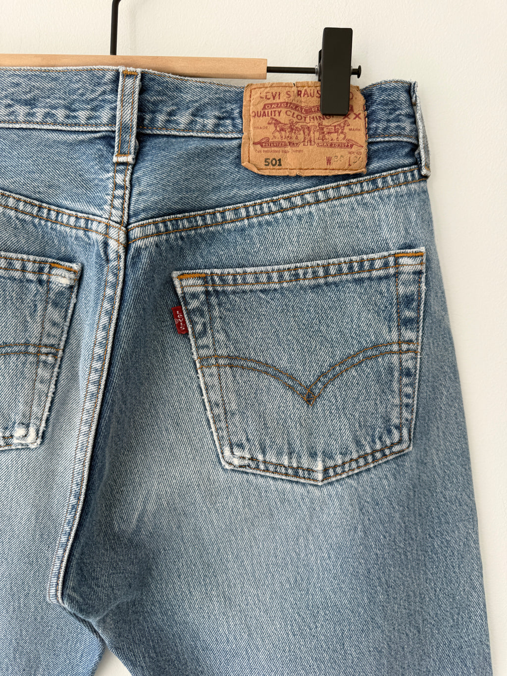 W29 L29 vintage Levis 501 28/29” measured medium blue Y2K 501s