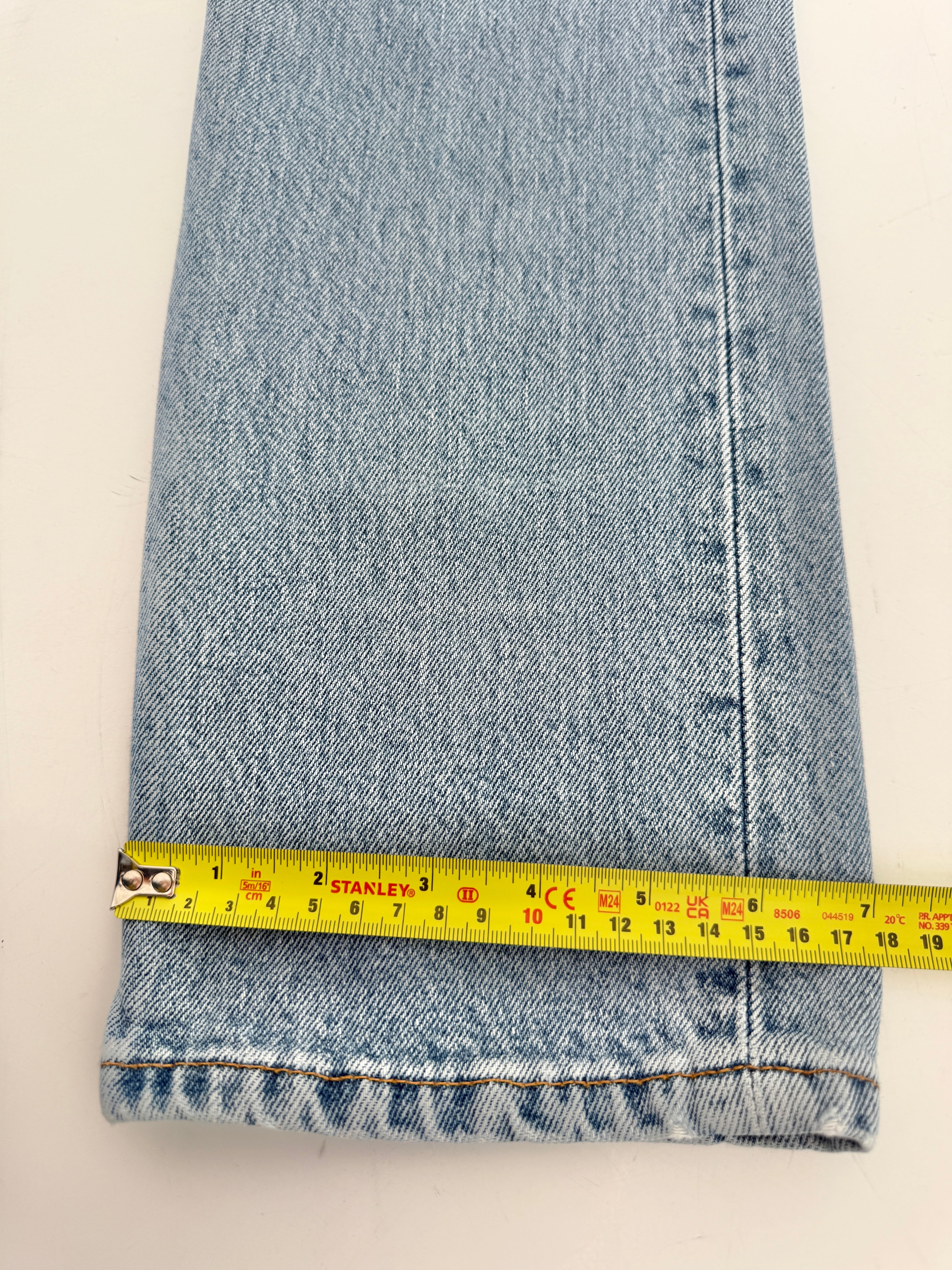 W25 L33 vintage Levis 501s 24/25” medium blue denim Levi’s 501s 90s USA