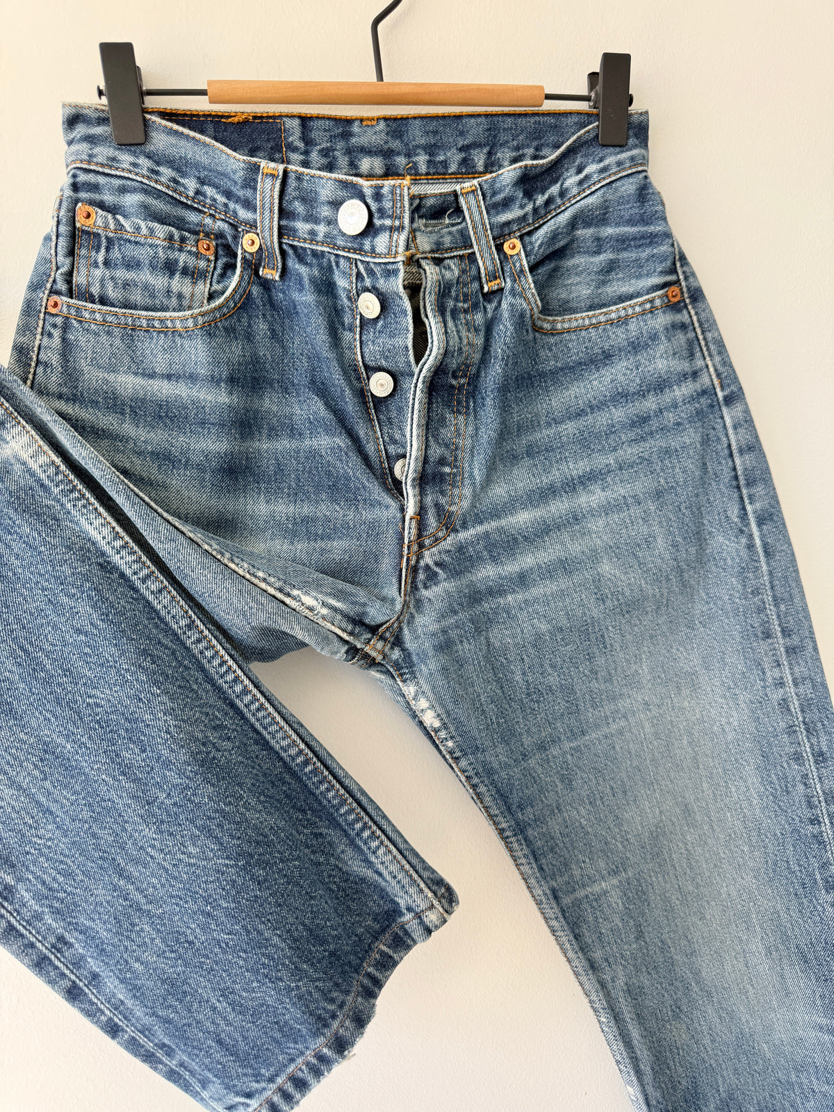 W25 L29 vintage Levis 501s 24/25” measured dark fade blue 501s