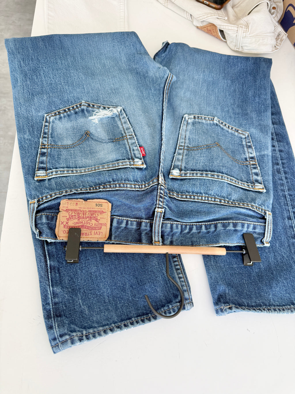 W30 L29 vintage Levis 501 29/30” measured waist faded dark blue 501s Y2K denim