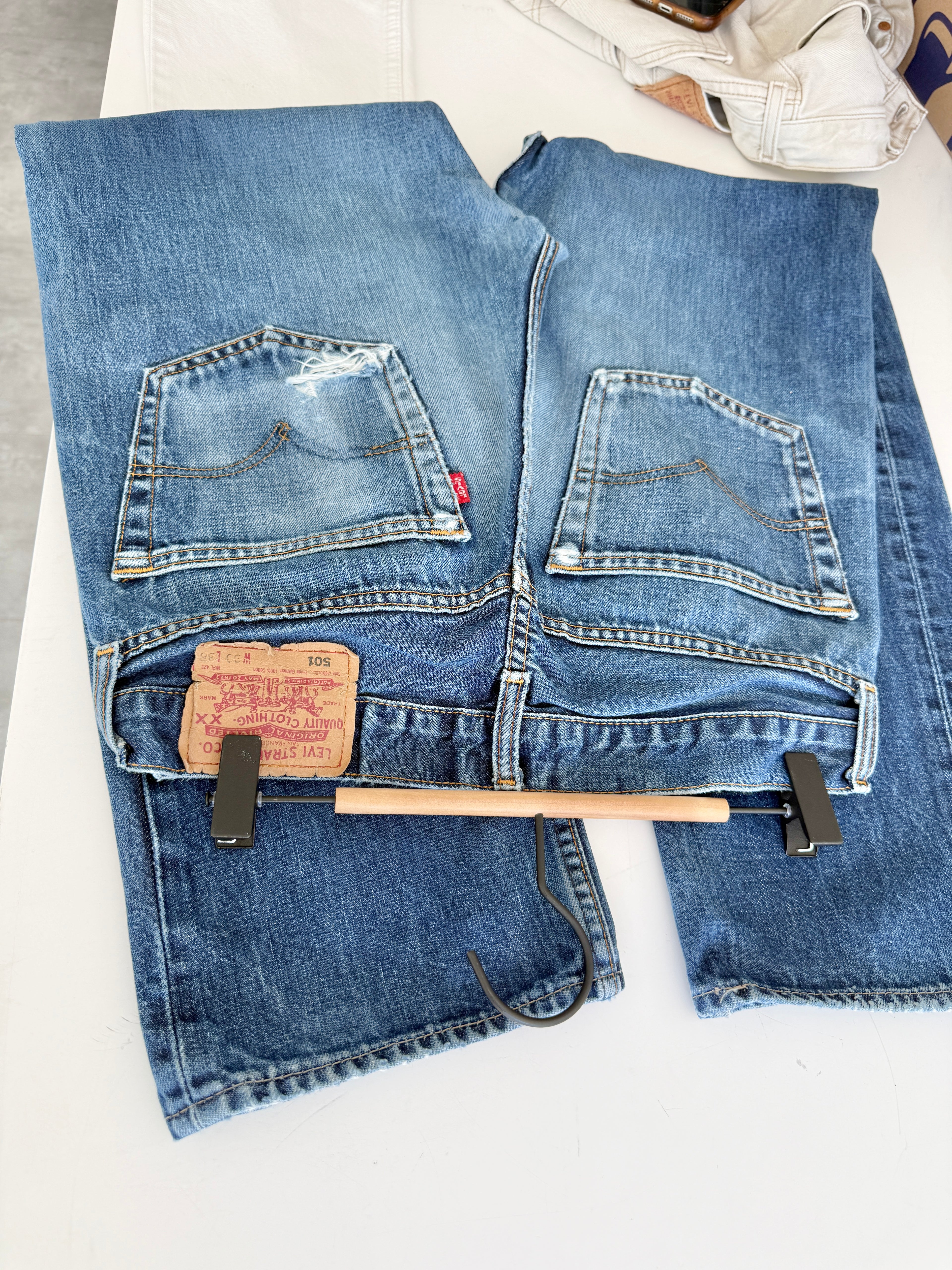 W30 L29 vintage Levis 501 29/30” measured waist faded dark blue 501s Y2K denim