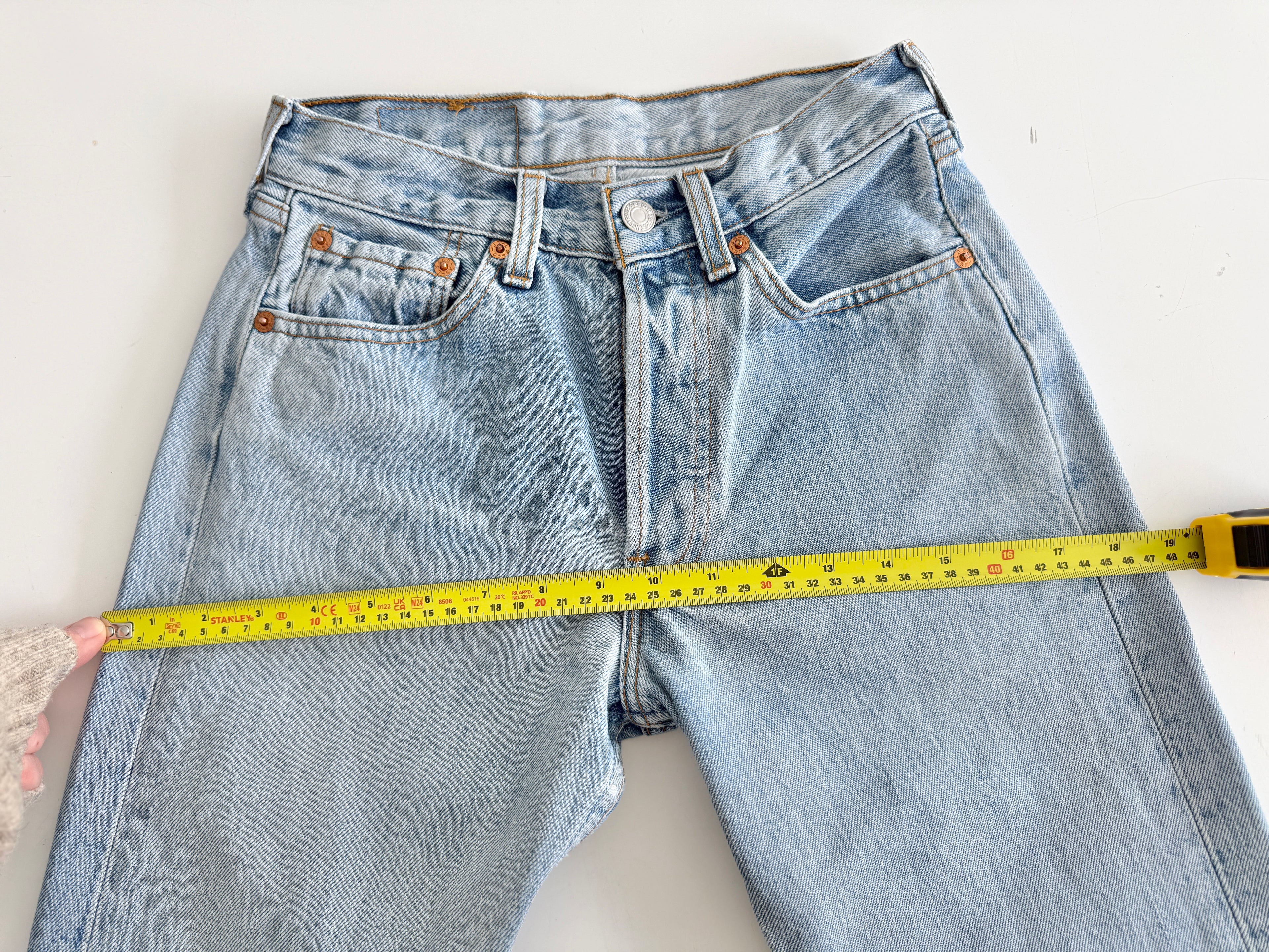 W24 L29 vintage Levis 501 23-24” measured light blue denim 90’s 501s