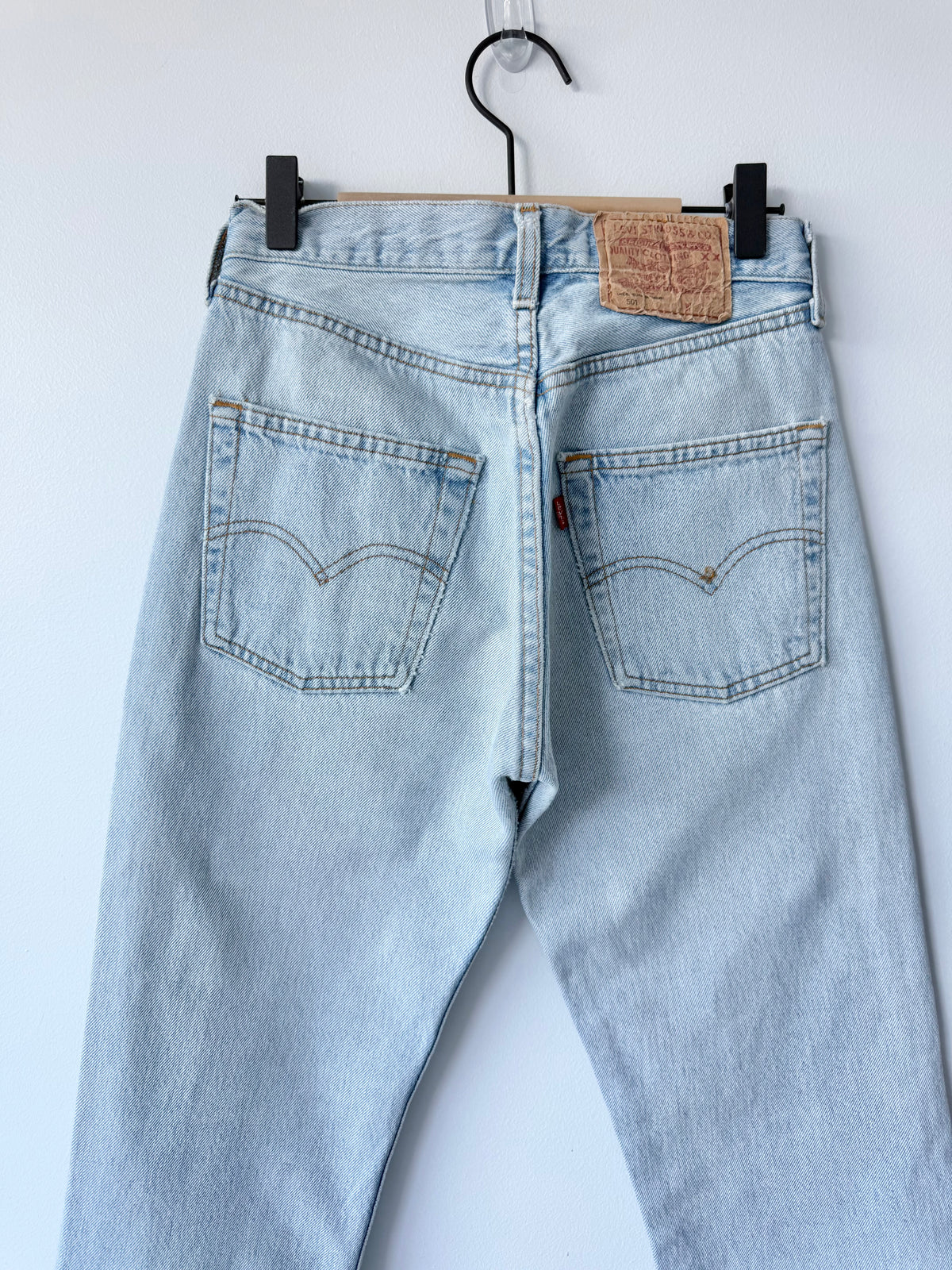 W25 L27 vintage Levis 501 light blue faded 24/25” measured waist 90s levis 501s
