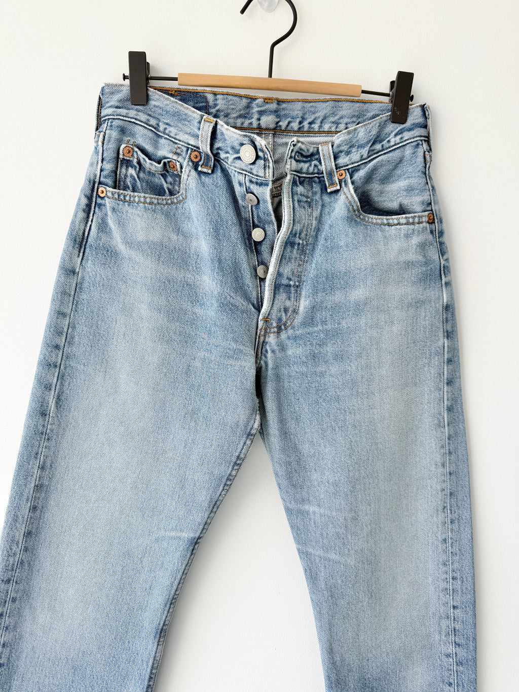 W26 L29 vintage Levis 501s 25/26” light medium blue denim Levi’s 501s 90s USA