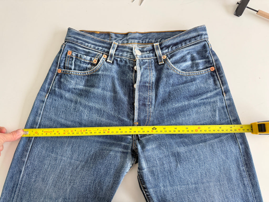 W27 L32 vintage Levis 501s 26/27” measured indigo blue faded  90s 501s