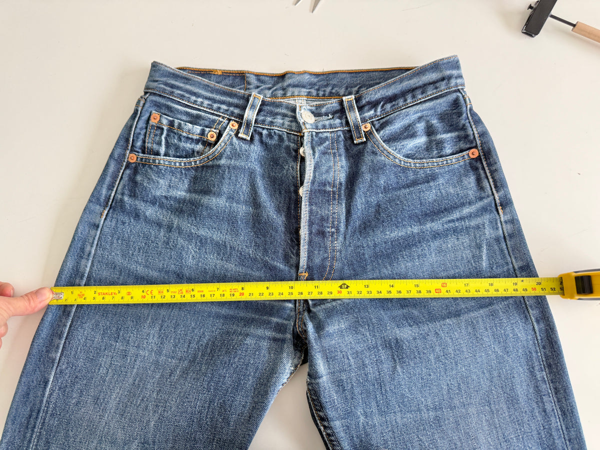 W27 L32 vintage Levis 501s 26/27” measured indigo blue faded  90s 501s