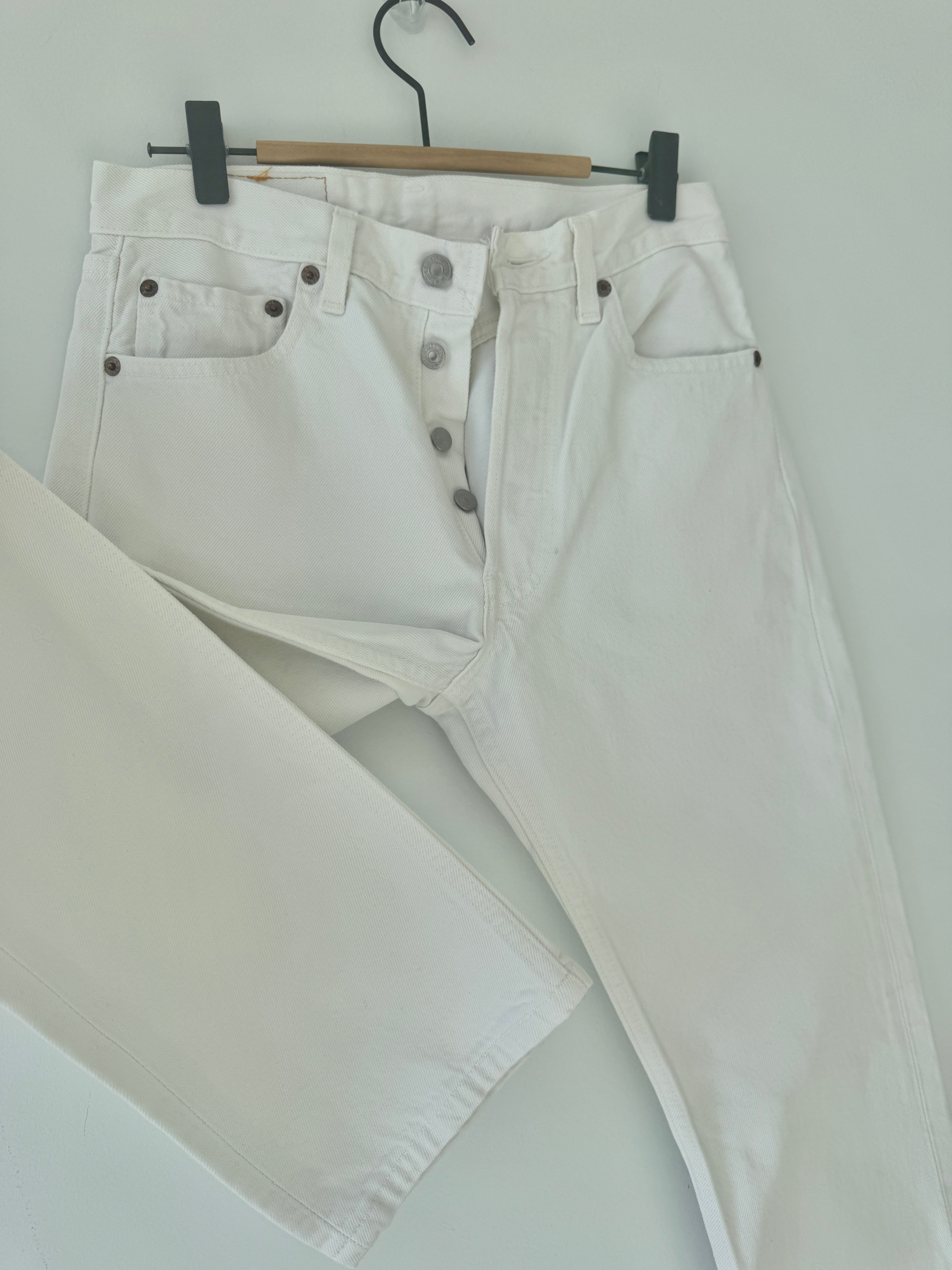 W27 L31 vintage Levis 501 26/27” measured waist white 501s 90s USA denim