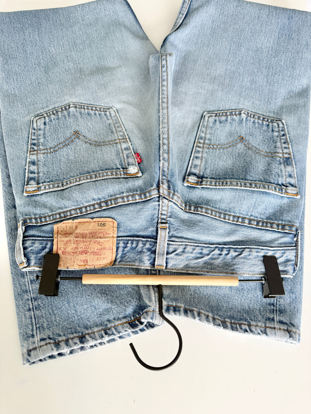 W26 L29 vintage Levis 501s 25/26” light medium blue denim Levi’s 501s 90s USA