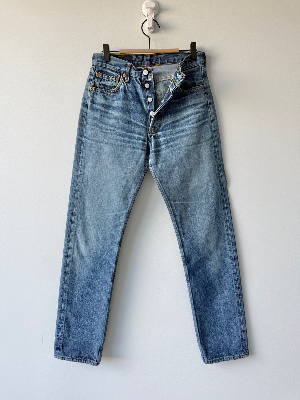 W27 L33 vintage Levis 501 27” measured medium blue denim 90s 501s