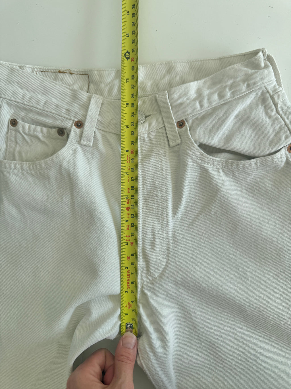 W24 L28 vintage Levis 501 23/24” measured waist white 501s 90s denim