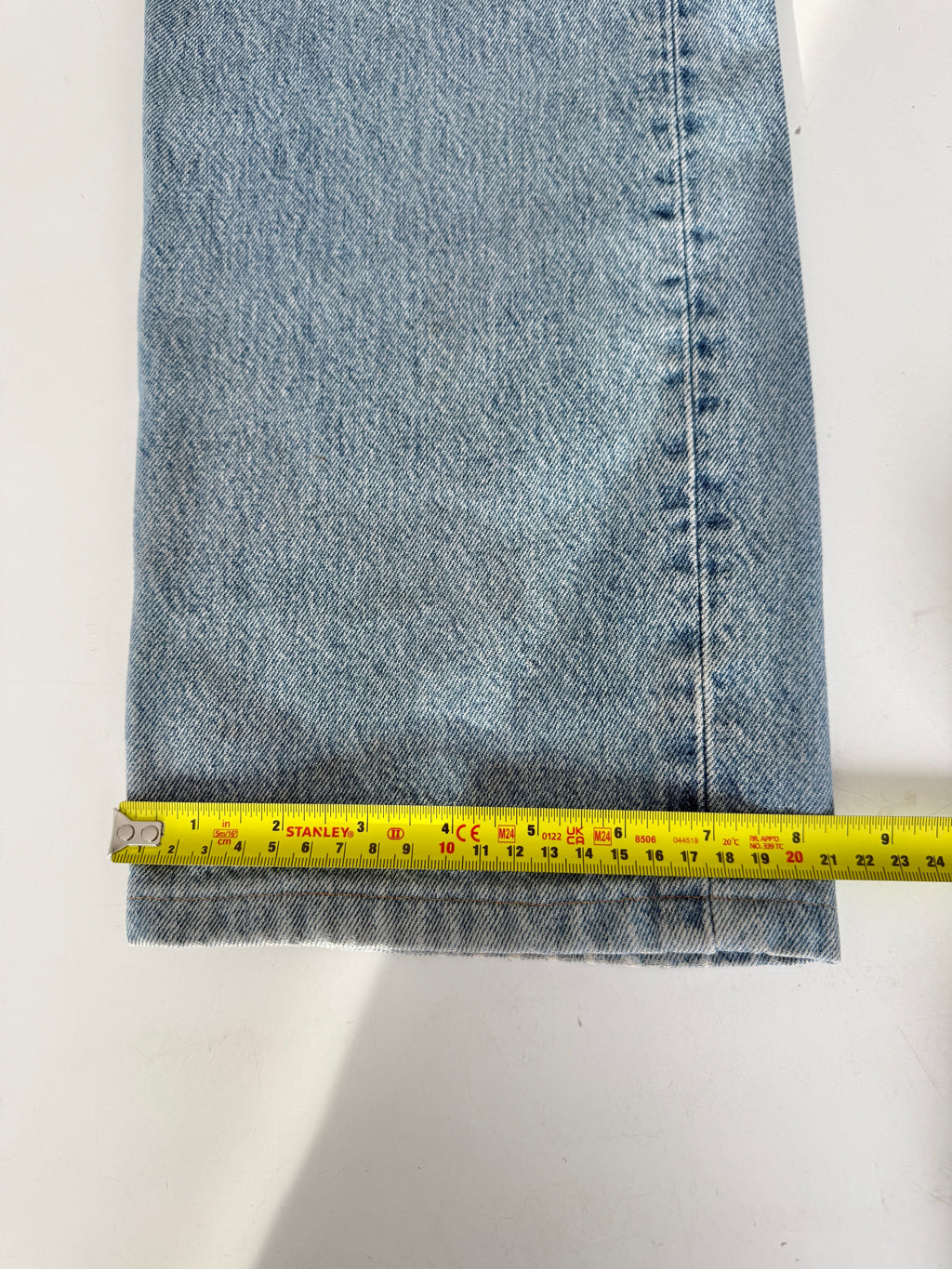 W34 L31 vintage Levis 501 light blue faded  33/34” measured waist 90s 501s