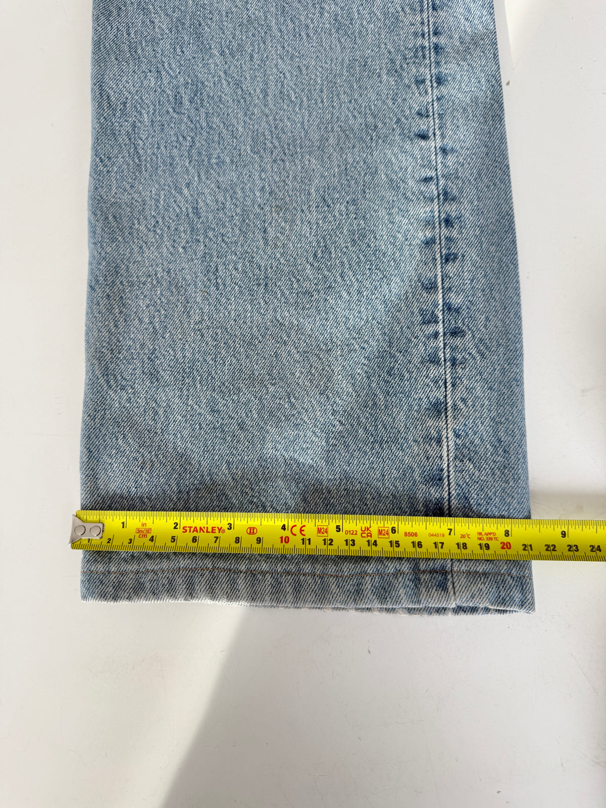 W34 L31 vintage Levis 501 light blue faded  33/34” measured waist 90s 501s