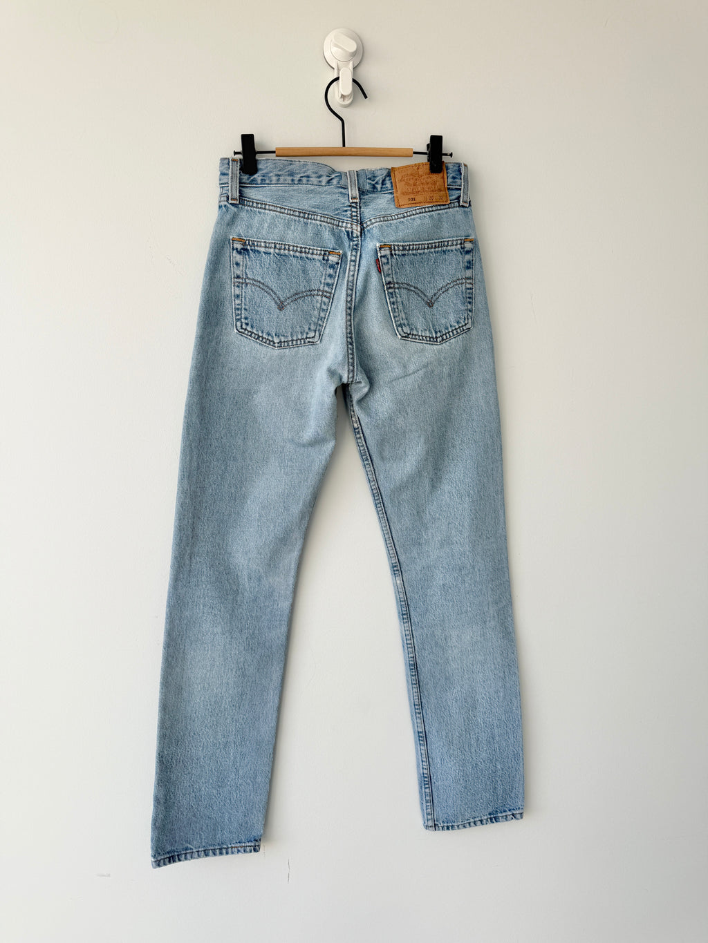 W25 L31 vintage Levis 501 25” measured light medium blue 90s Levi’s 501s USA re done