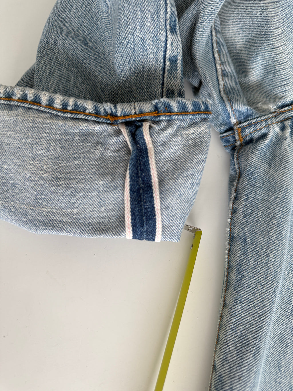 Selvedge W27 L30 vintage Levis 501 26/27” measured light blue faded 80s USA Levi’s 501s