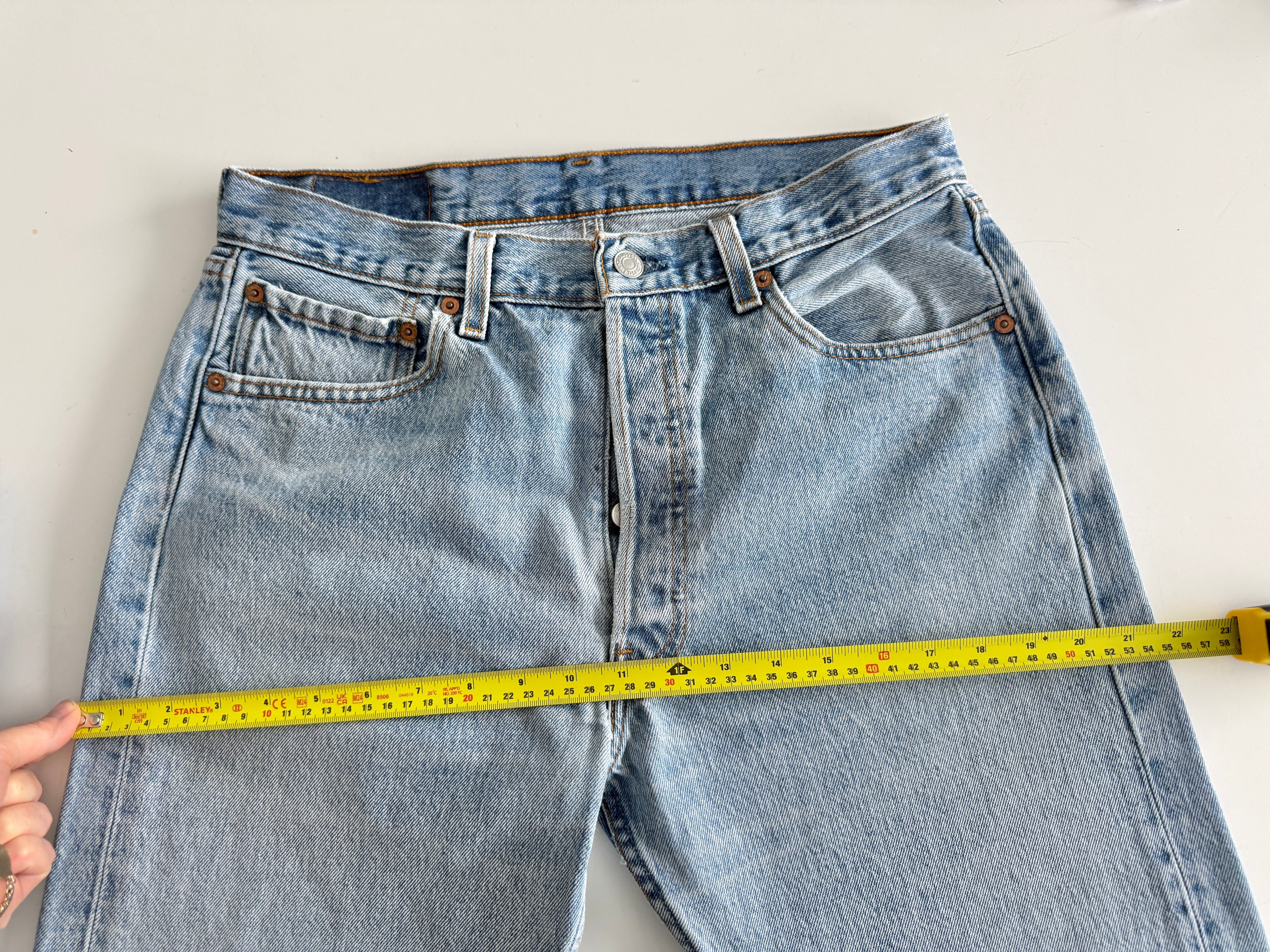 W31 L30 vintage Levis 501 30/31” measured waist medium faded blue 501s amazing fade 90s USA denim