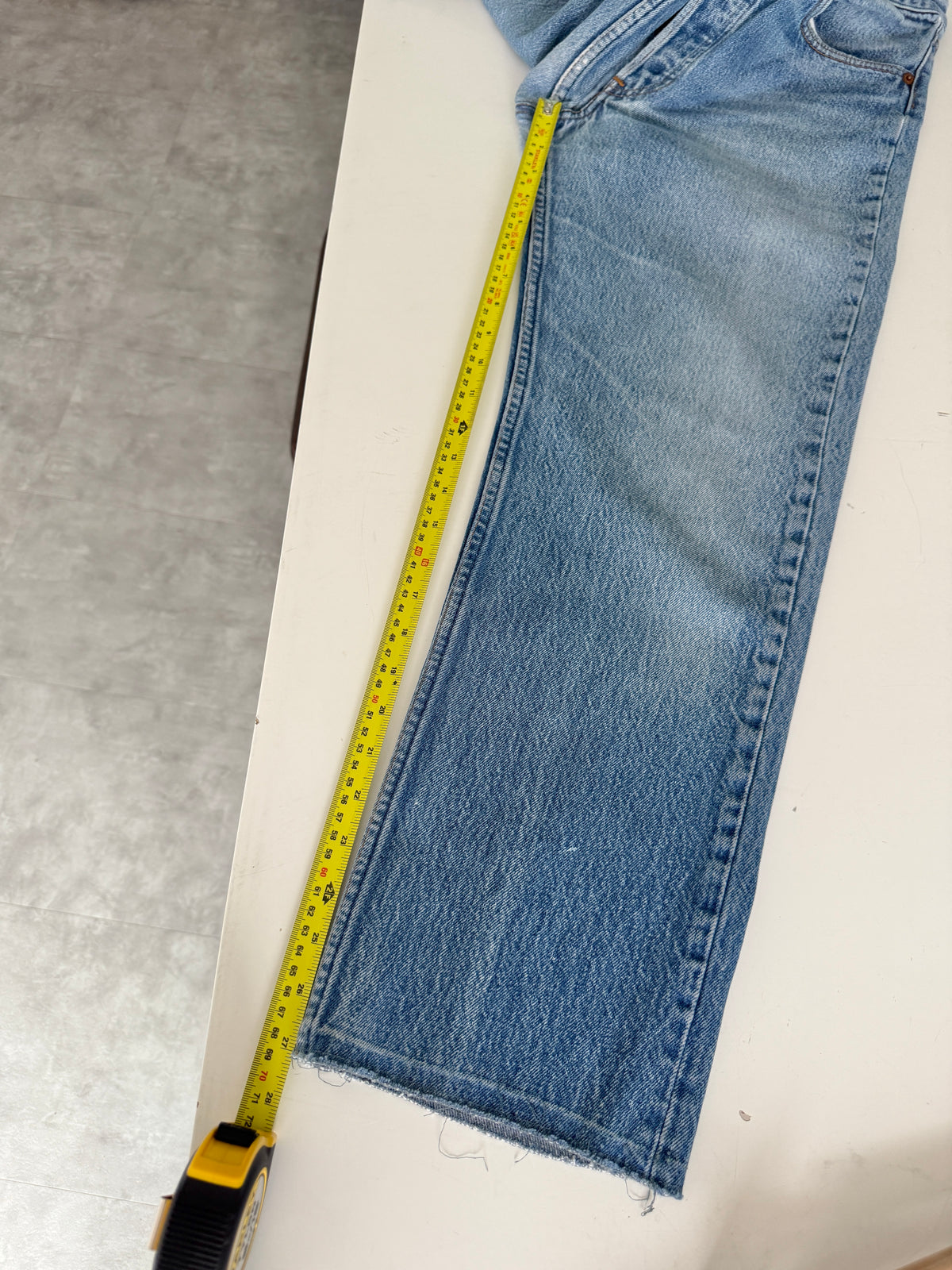 W31 L27 vintage Levis 501s 30/31” measured medium faded blue faded  80s 501s USA