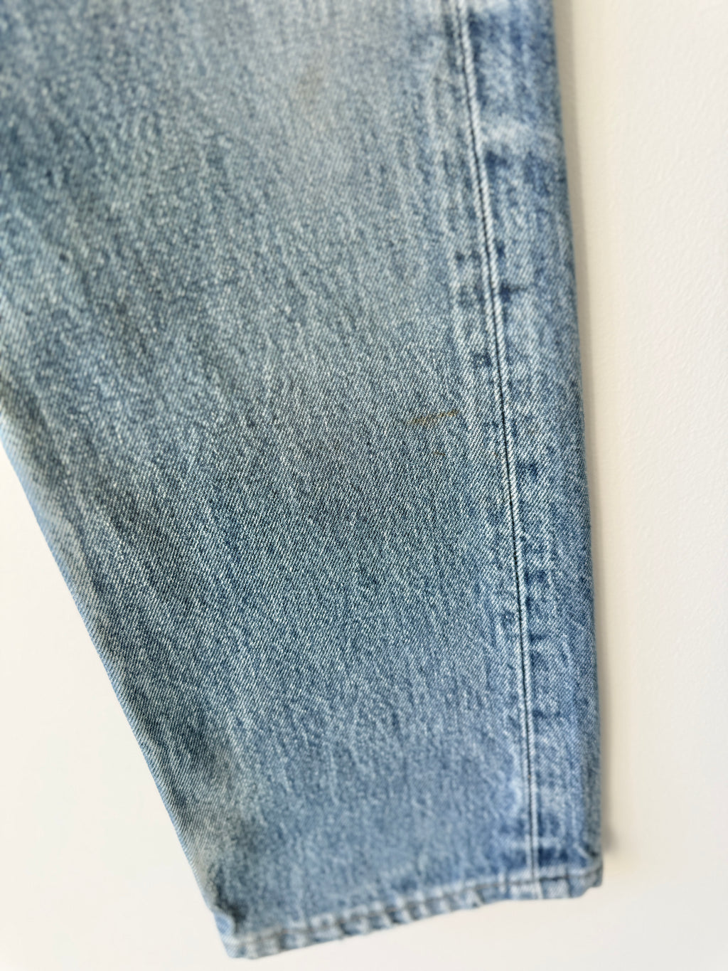 W27 L29 vintage Levis 501 26/27” measured medium faded blue denim 90’s 501s