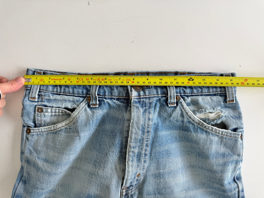 W28 L27 vintage Levis orange tag light blue faded 28” measured waist 501s 80s