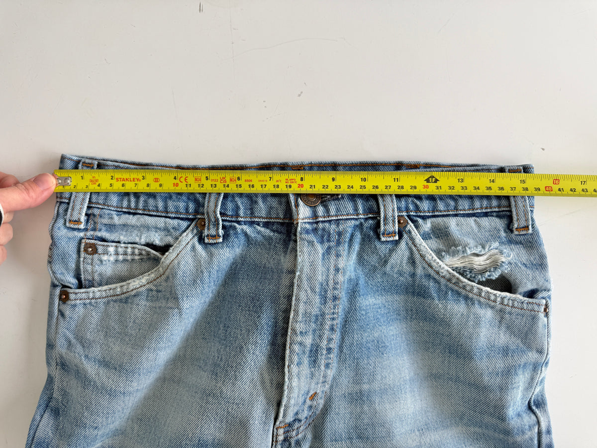 W28 L27 vintage Levis orange tag light blue faded 28” measured waist 501s 80s