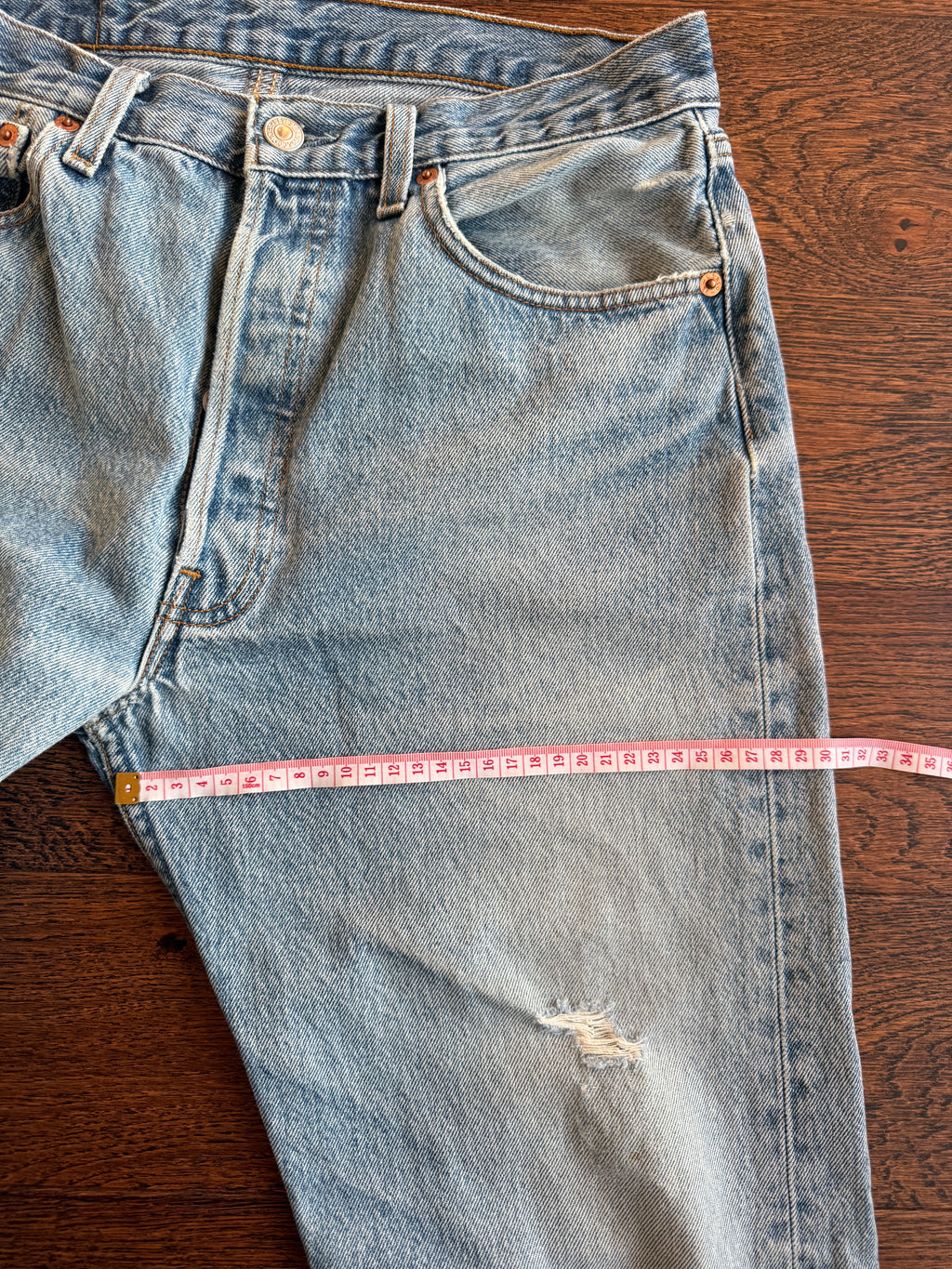 Soft W31 L29 vintage Levis 501s 31” measured medium light blue faded 90s 501s