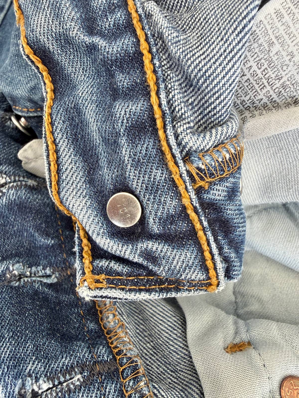 W28 L30 vintage Levis 501s 27/28” measured dark fade blue 501s Y2K