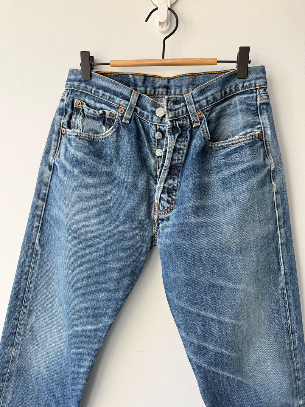 Soft W29 L28 vintage Levis 501 28/29” measured indigo dark blue faded denim Y2K Levi’s 501s