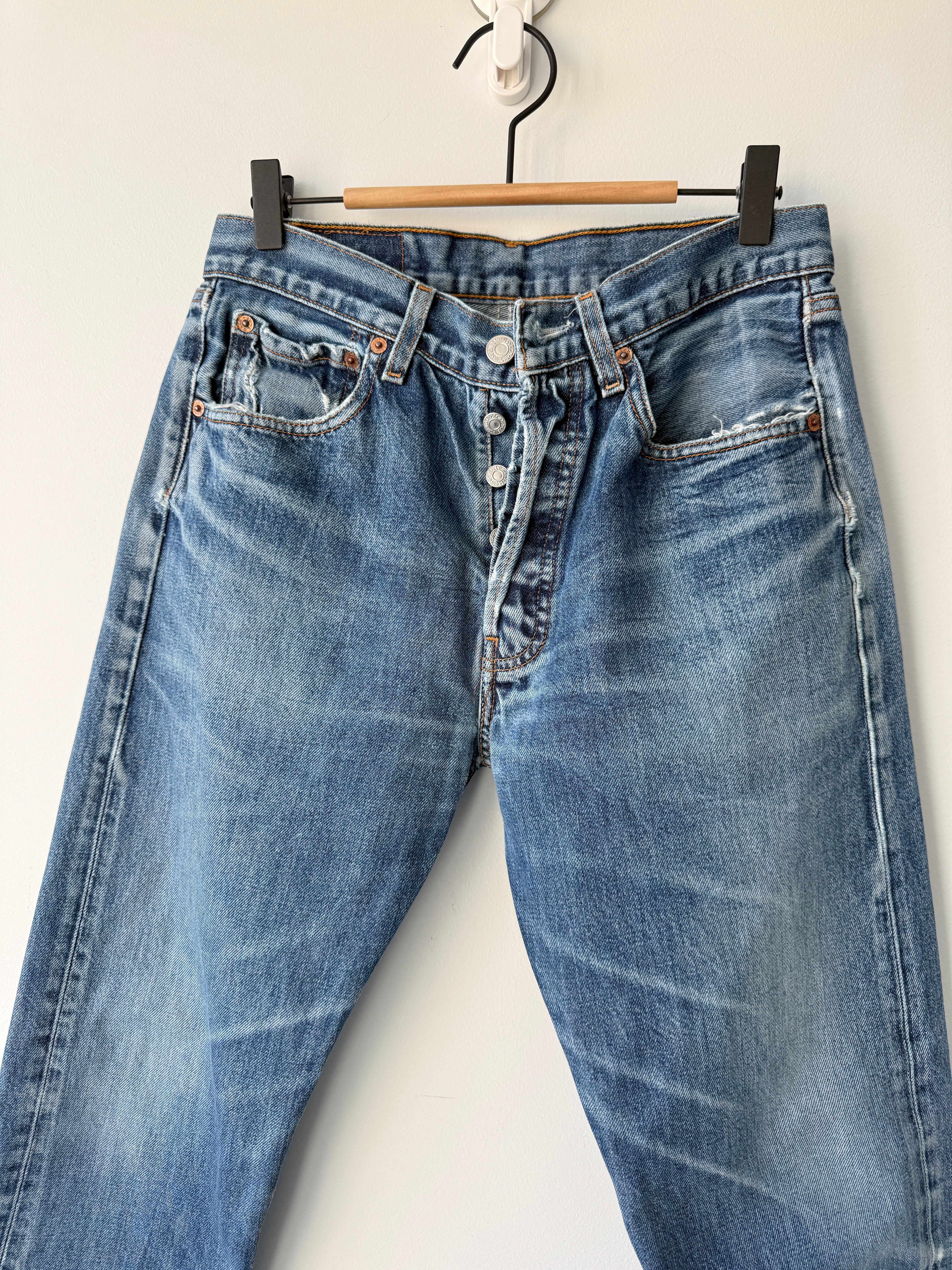 Soft W29 L28 vintage Levis 501 28/29” measured indigo dark blue faded denim Y2K Levi’s 501s