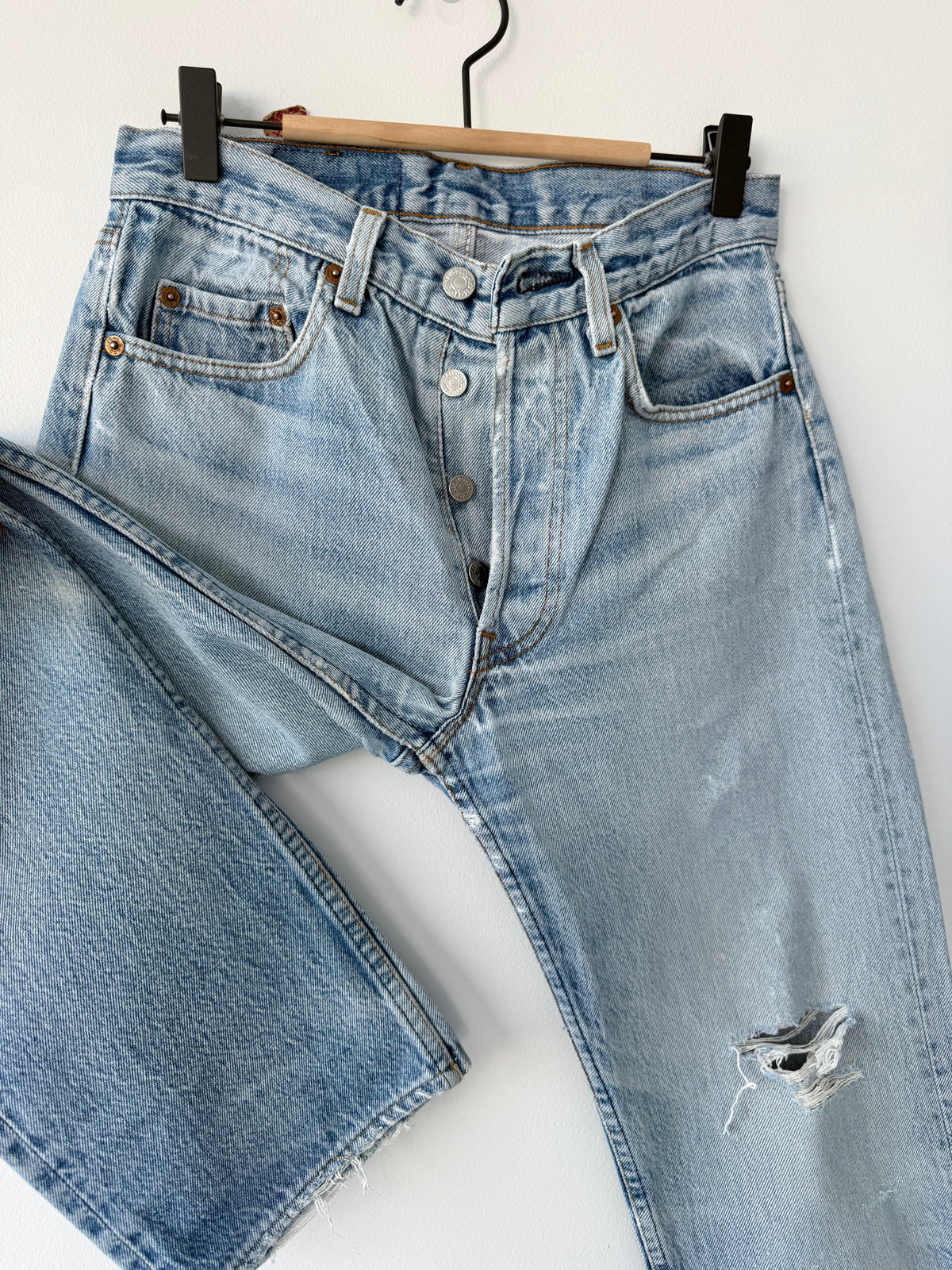 W27 L28 vintage Levis 501 light faded blue 26/27” measured waist 501s early 90s USA