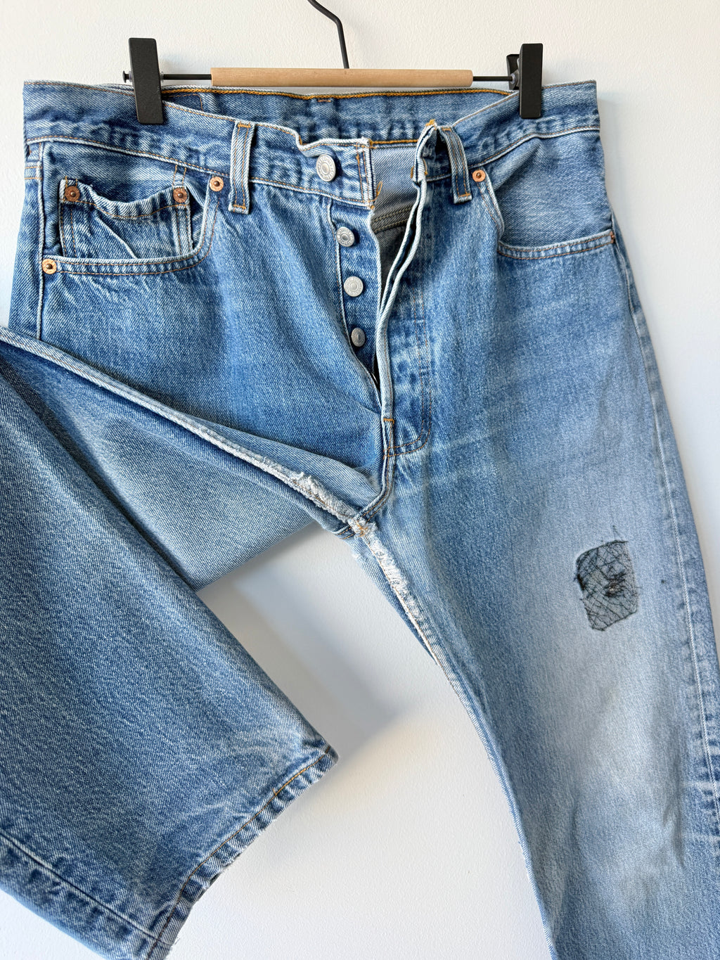 W31 L30 vintage Levis 501xx 31” measured fade whiskers USA 501s 90s