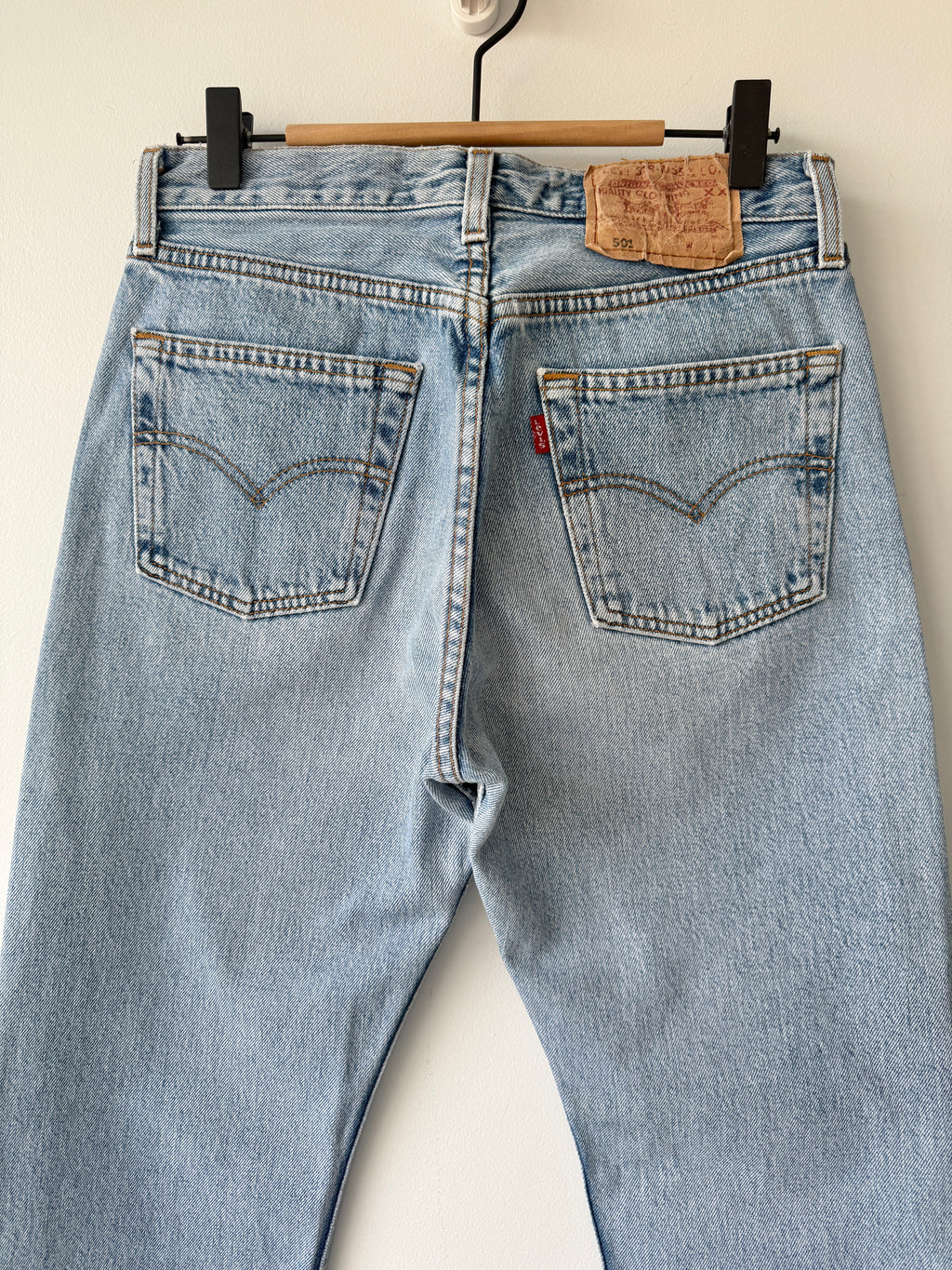 W26 L31 vintage Levis 501 25-26” light blue 90s Levi’s 501s