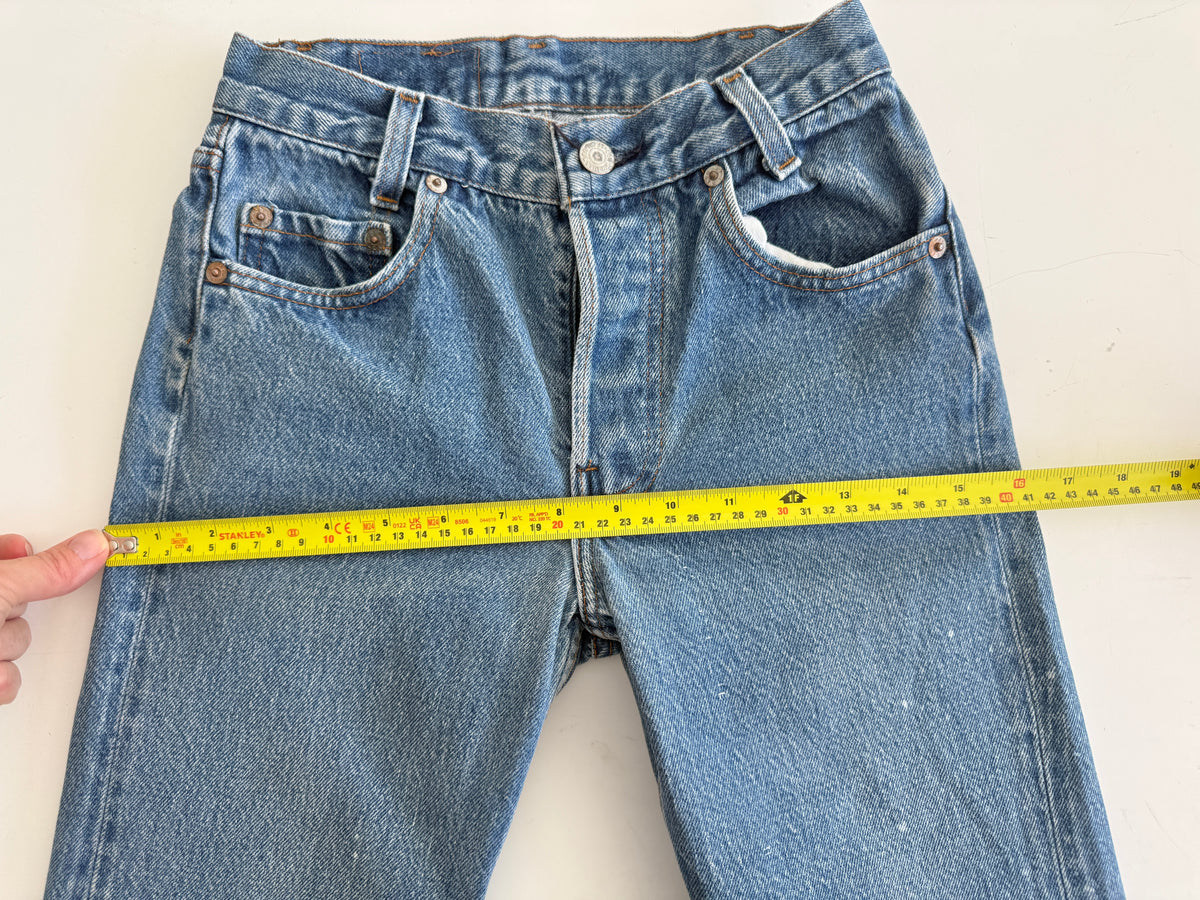 W23 L26 vintage Levis 701s 22/23” measured dark blue 701s 80s USA