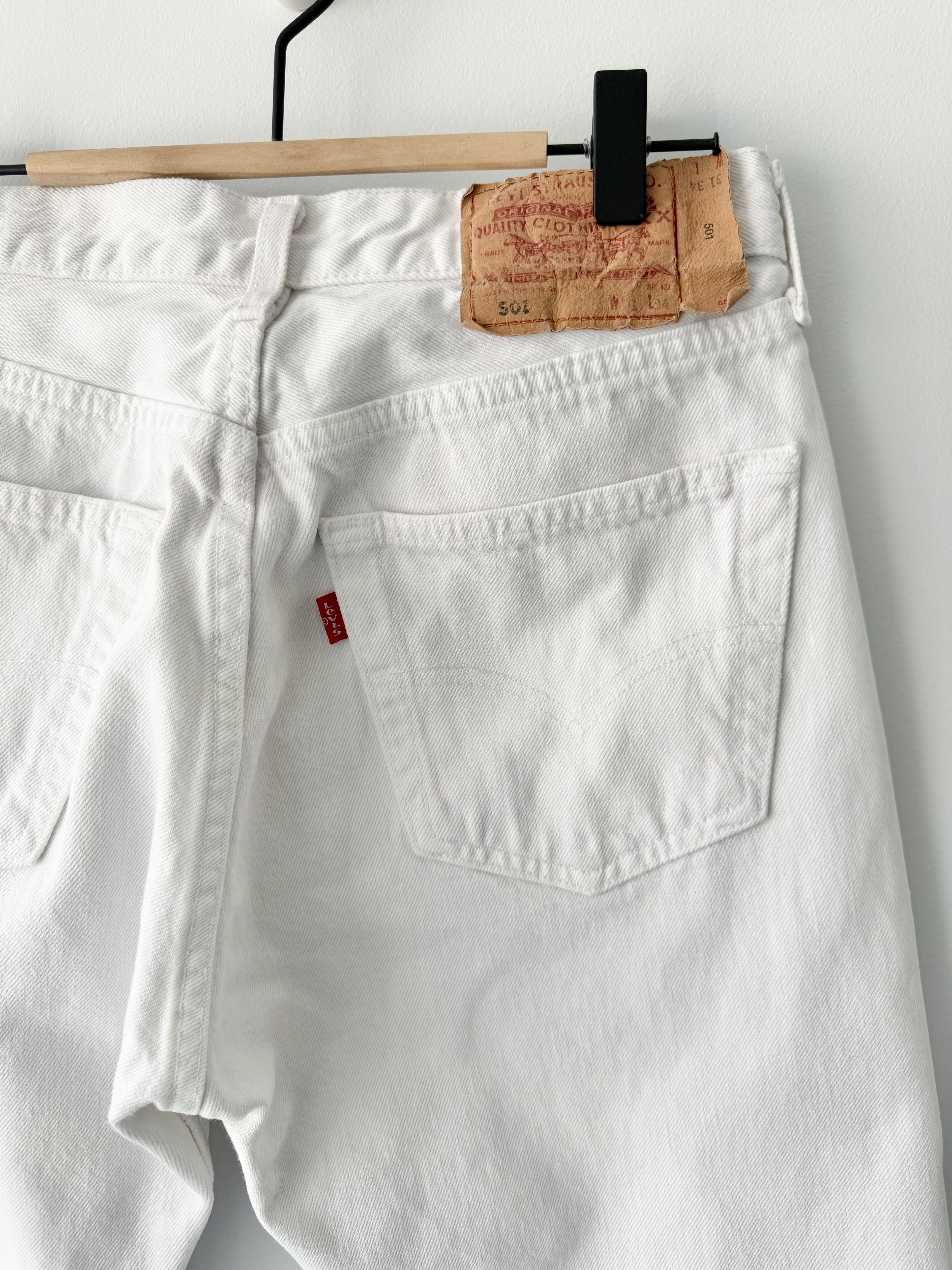 W29 L27 vintage Levis 501 28-29”” measured white denim 90s 501s