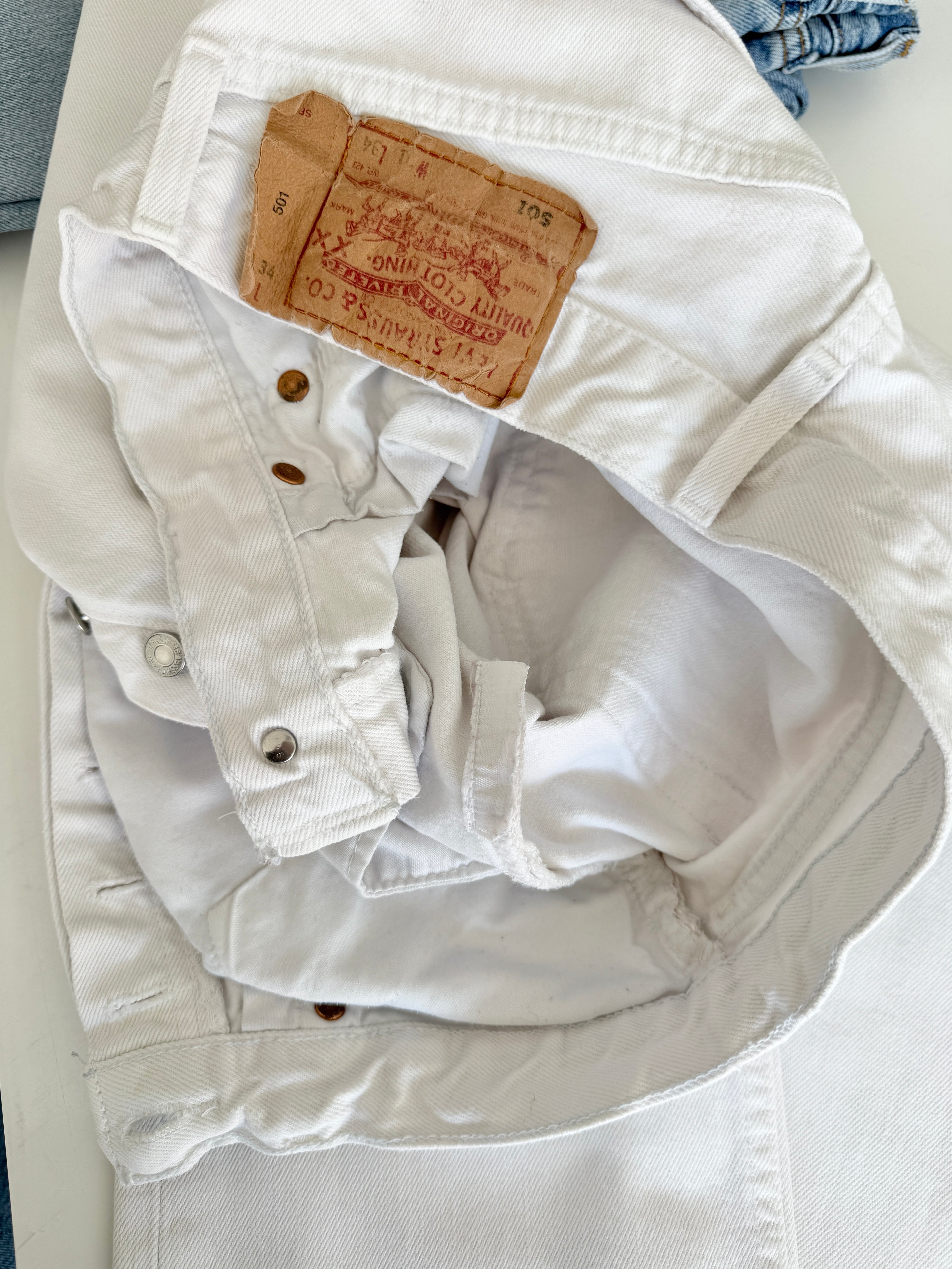 W29 L27 vintage Levis 501 28-29”” measured white denim 90s 501s