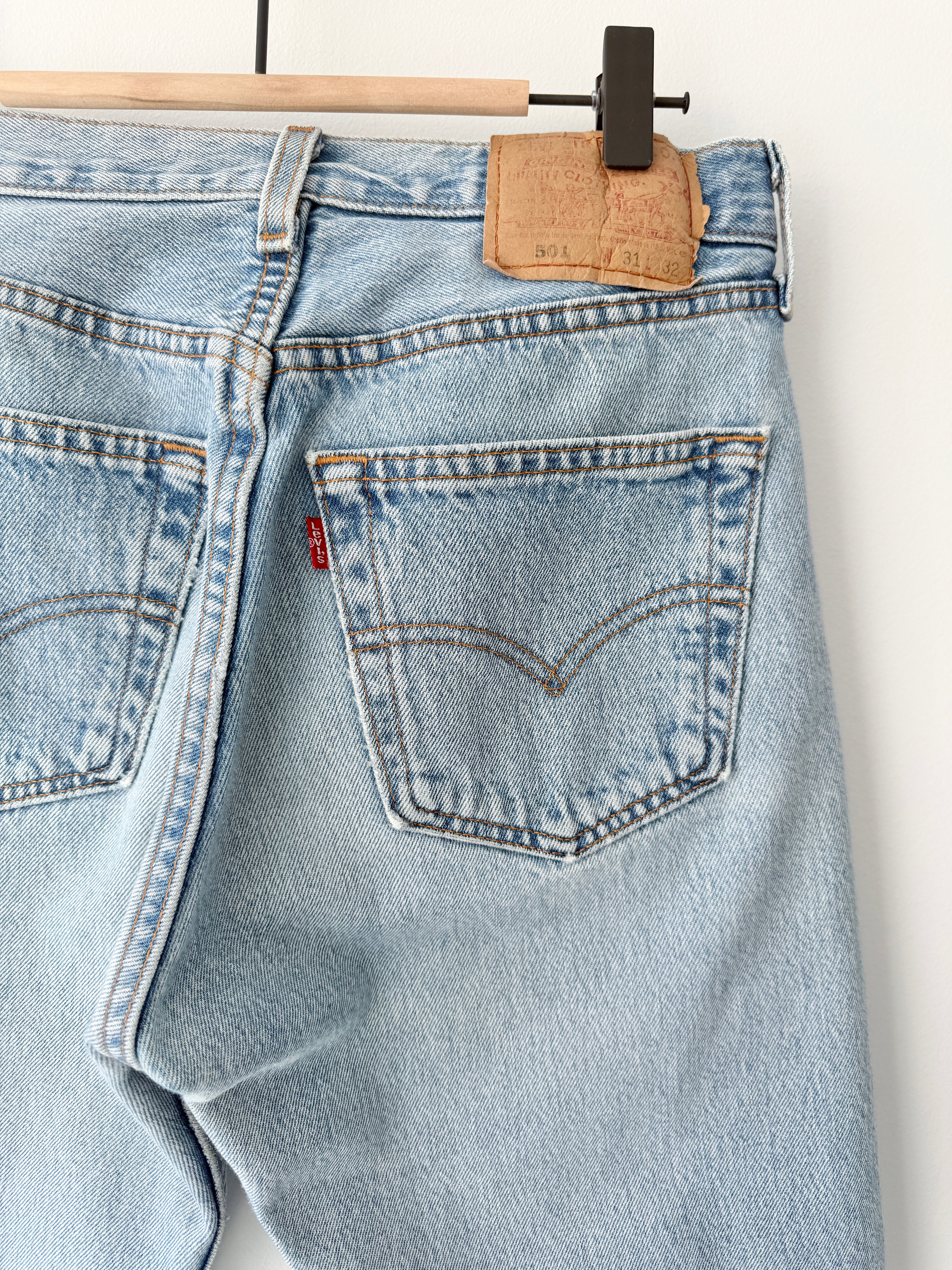 W29 L30 vintage Levis 501 28-29”measured light blue 90s USA 501s