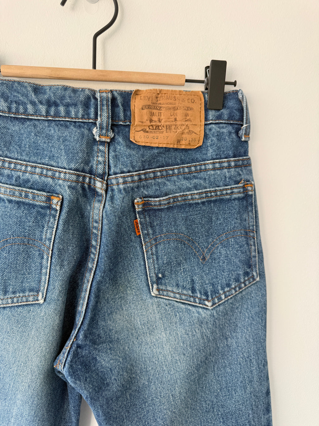 W25 L32 vintage Levis 630 02 17 dark blue fold lines  24/25” measured waist 630s USA 80s slim hips