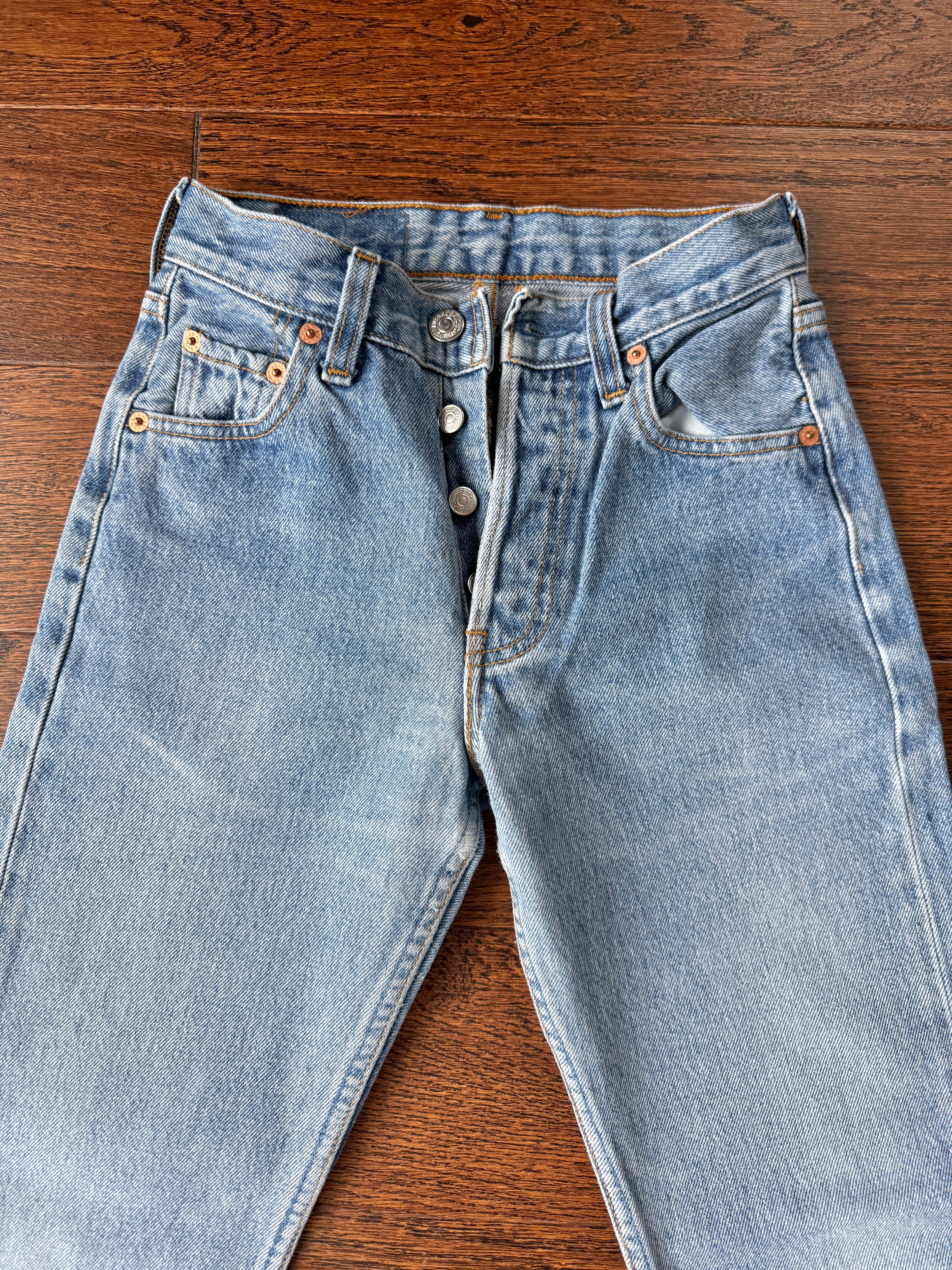 Softer w22 L27 Levis 501 vintage medium blue 90s denim straight leg jeans 501 21”/22” waist (febuk)